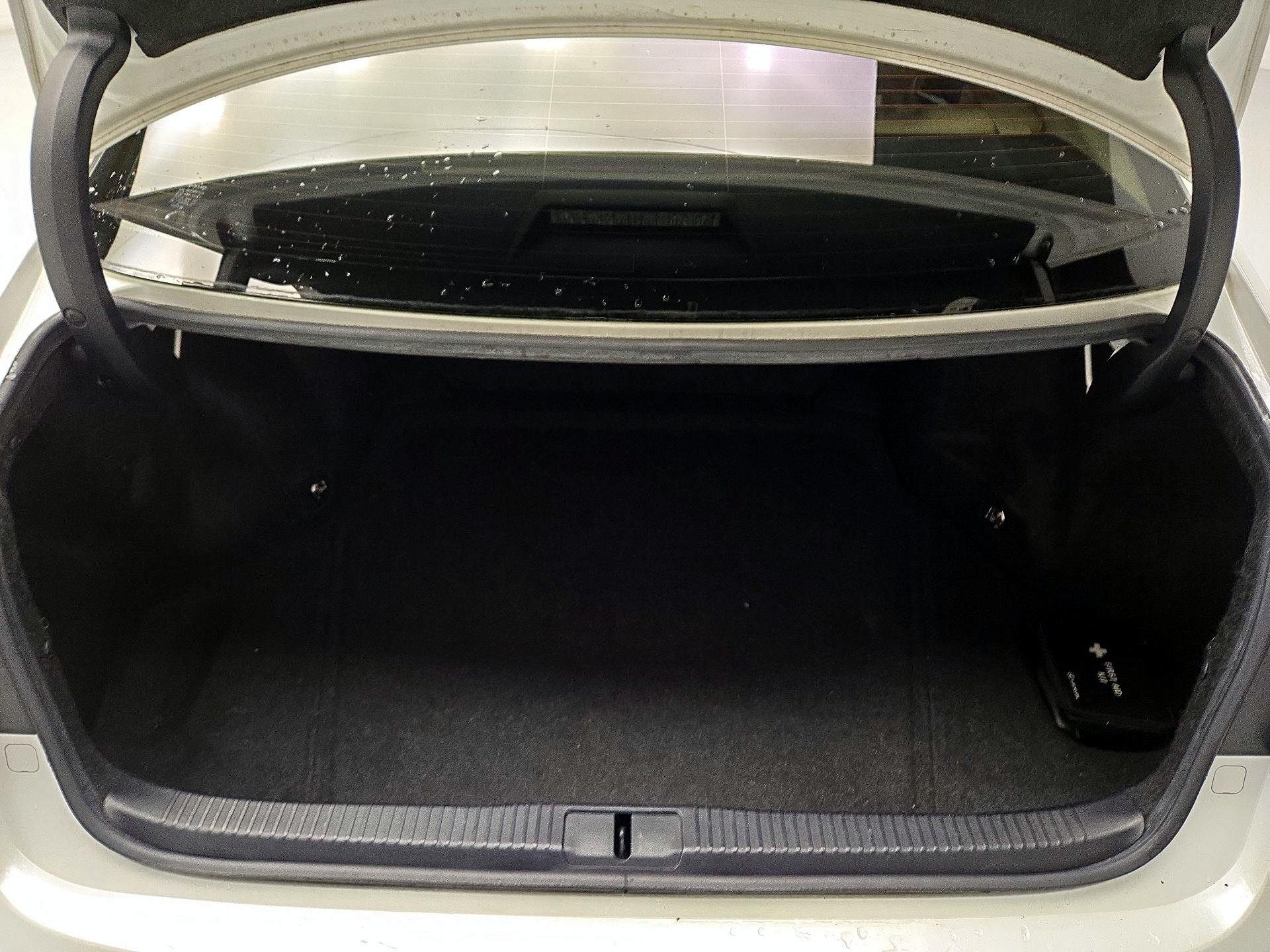 Thumbnail: 2015 Lexus ES - 19