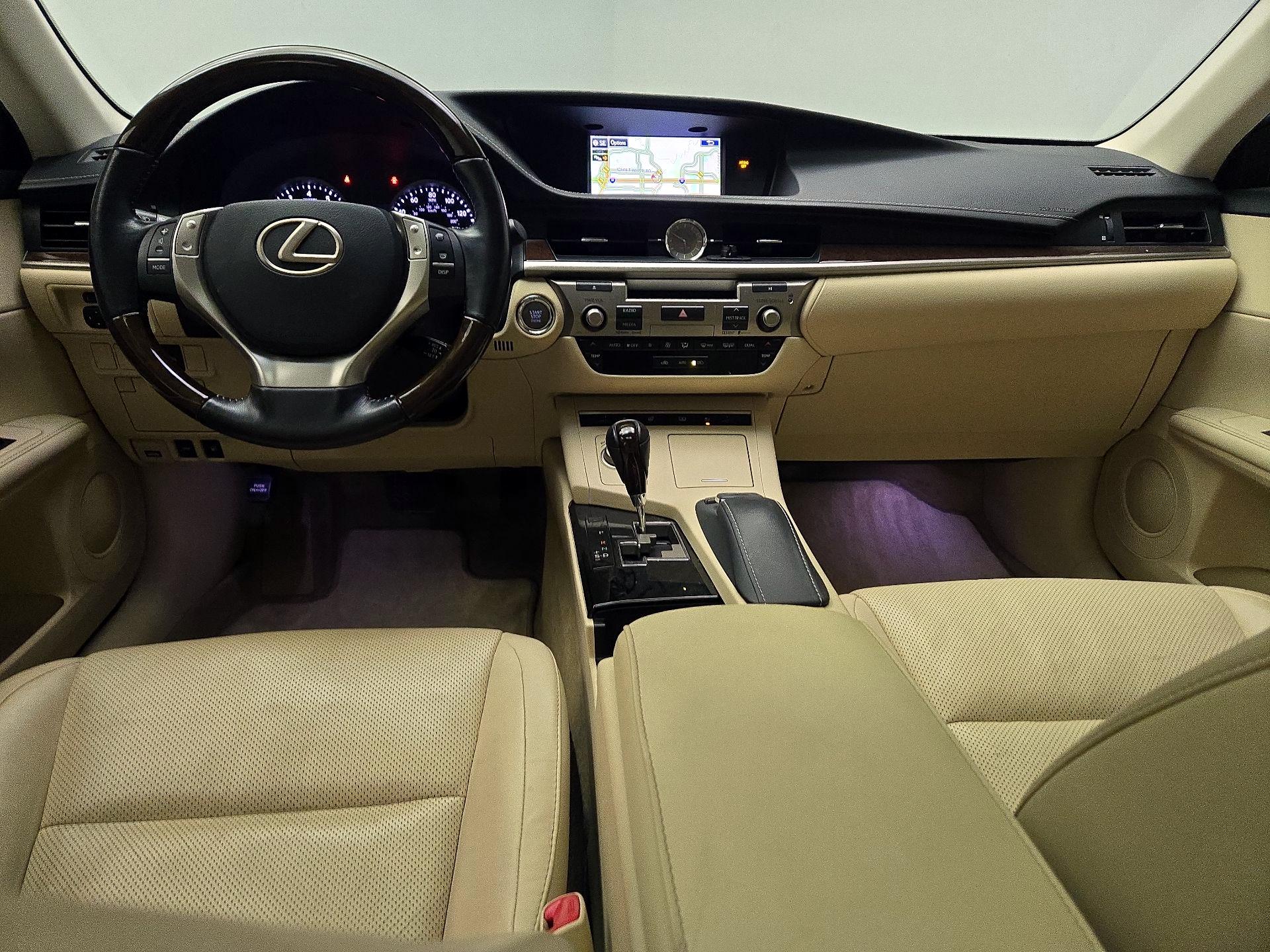 Thumbnail: 2015 Lexus ES - 8