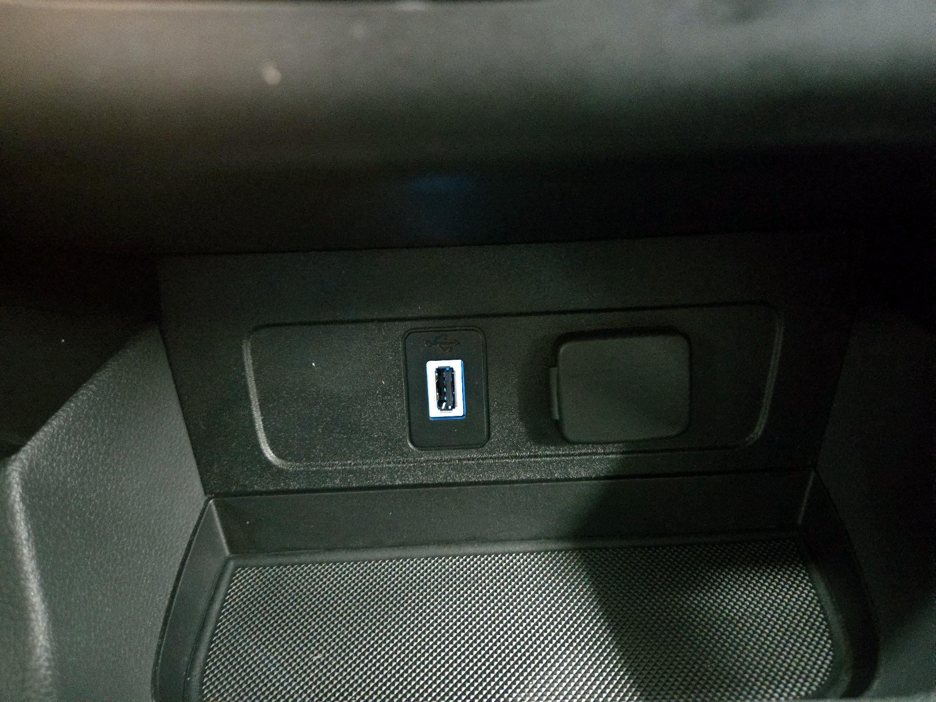 Thumbnail: 2017 Ford Escape - 18