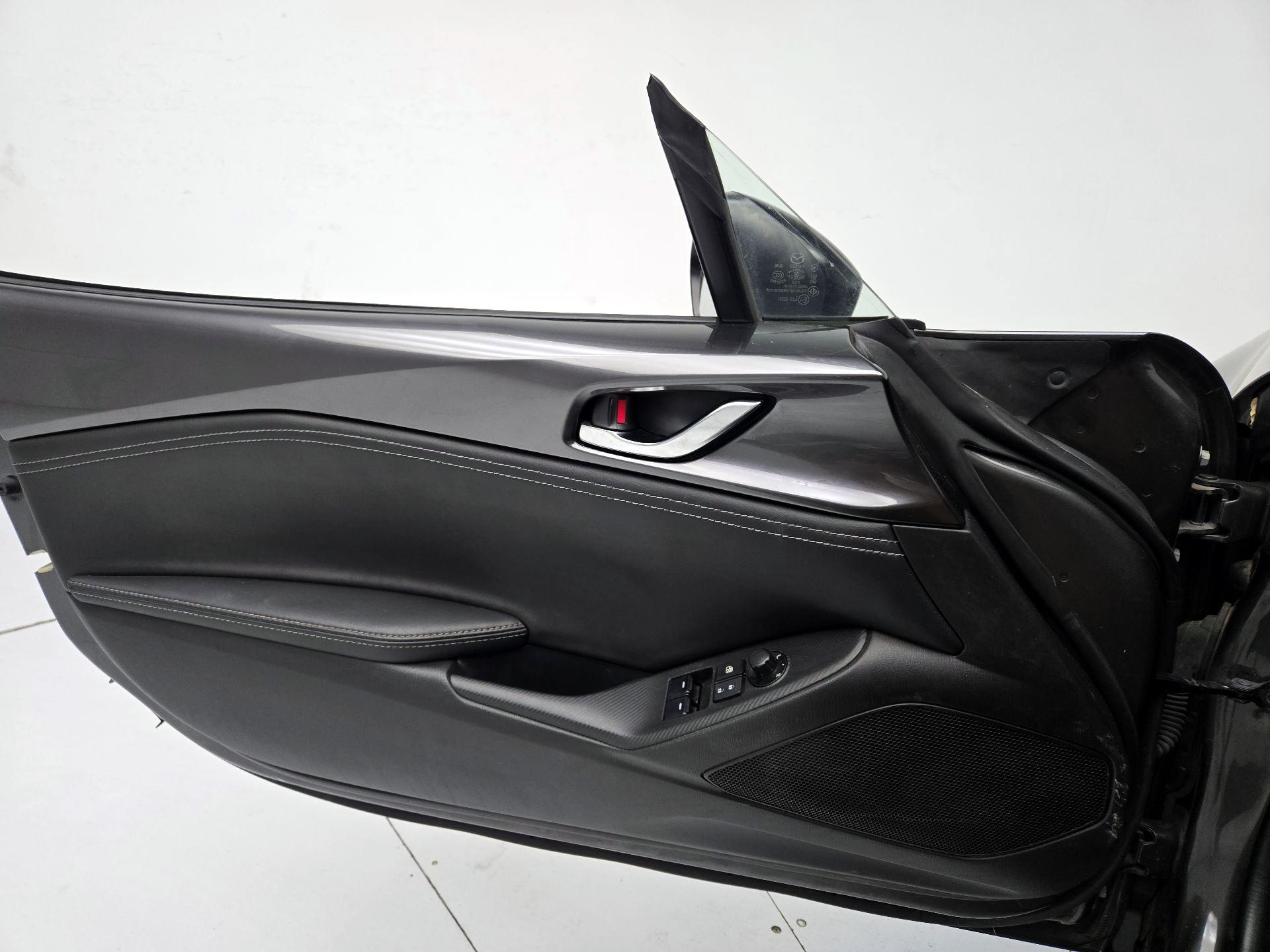 Thumbnail: 2021 Mazda MX-5 Miata - 12