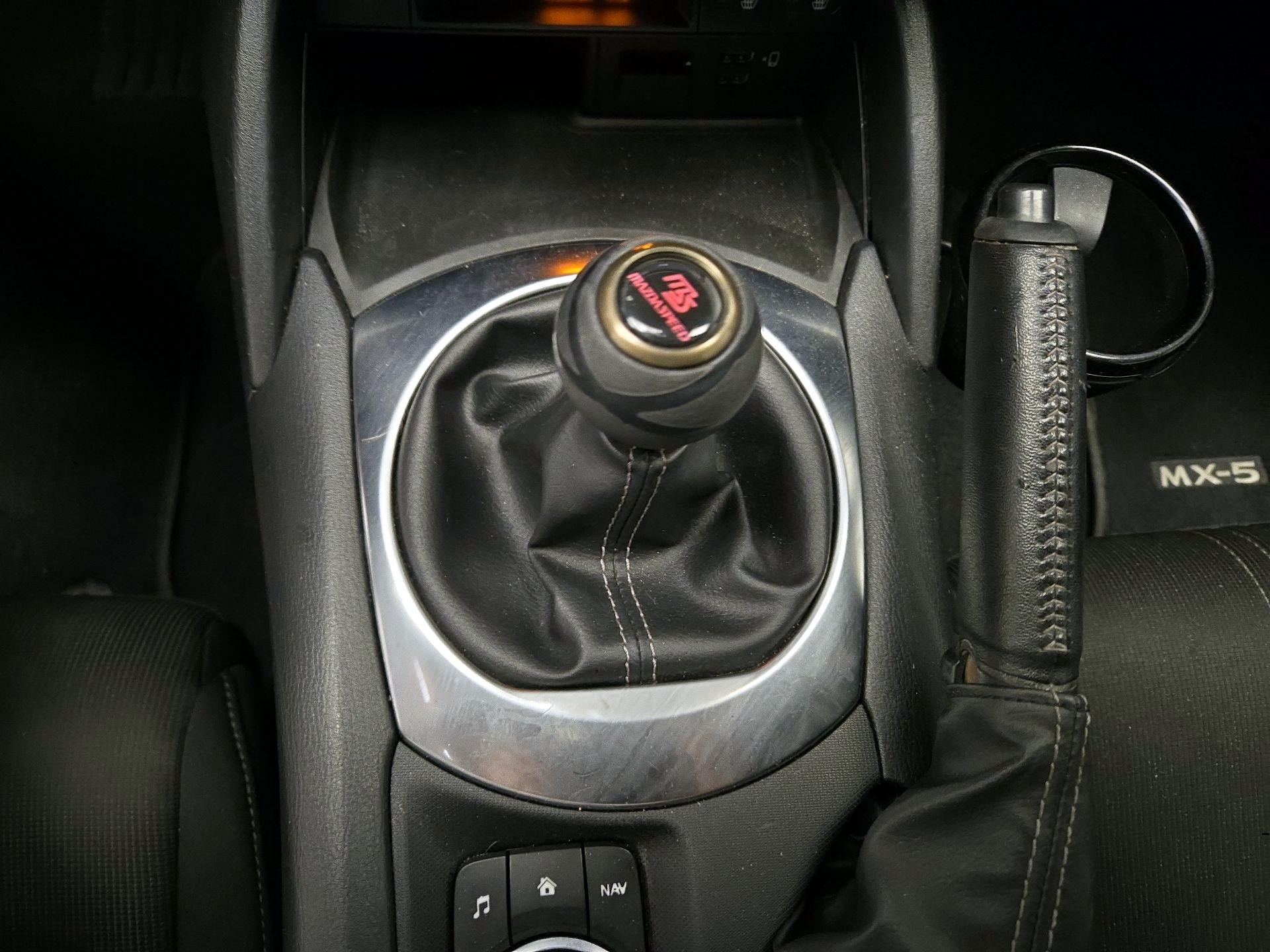 Thumbnail: 2021 Mazda MX-5 Miata - 17