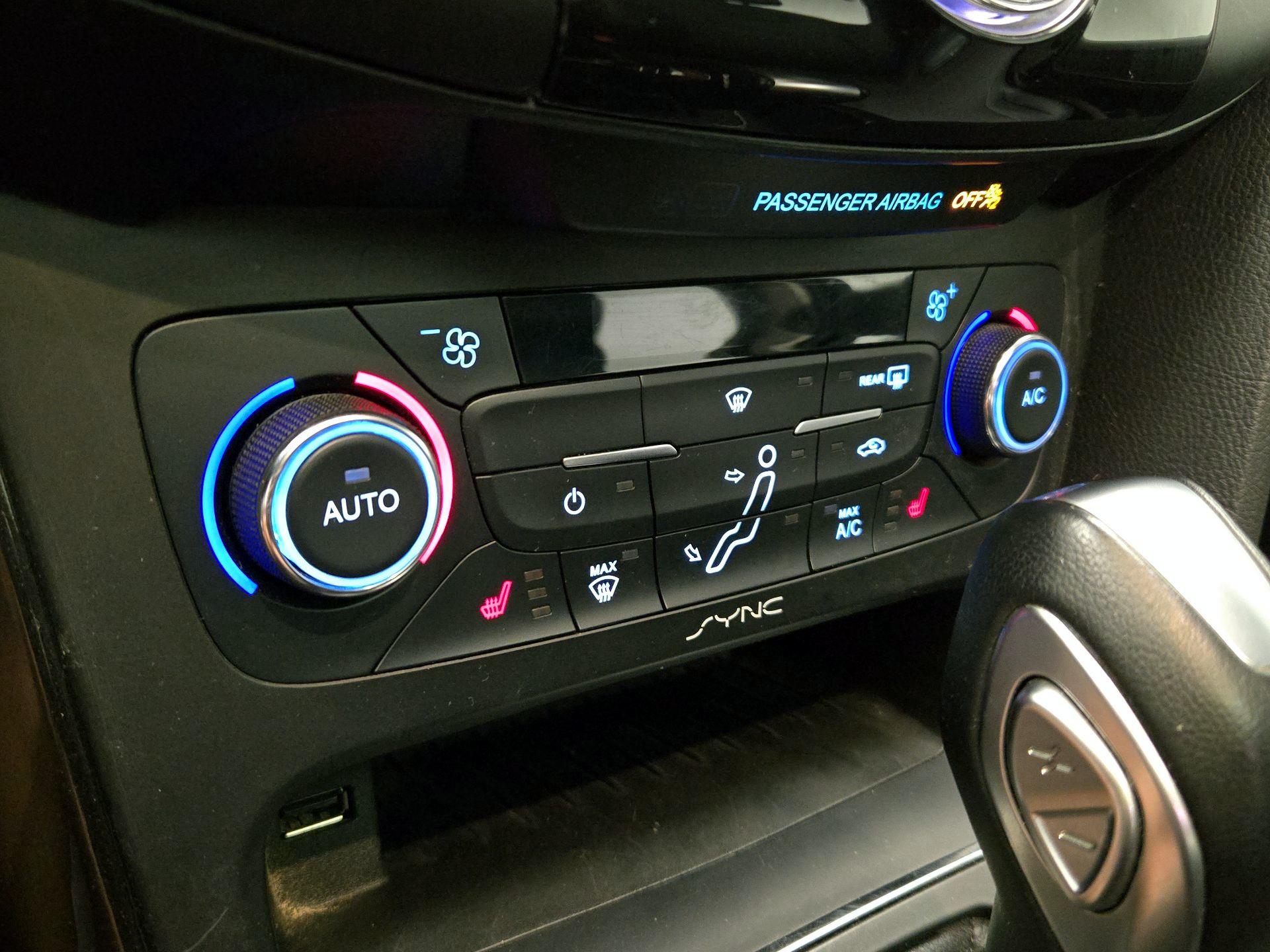 Thumbnail: 2017 Ford Focus - 17