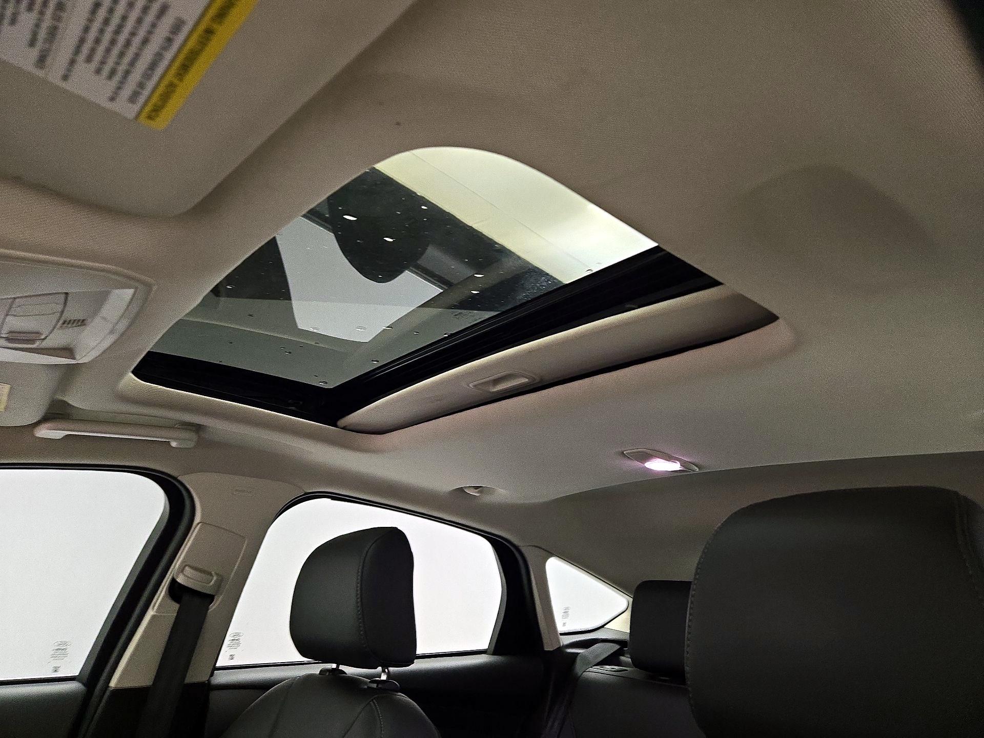 Thumbnail: 2017 Ford Focus - 20