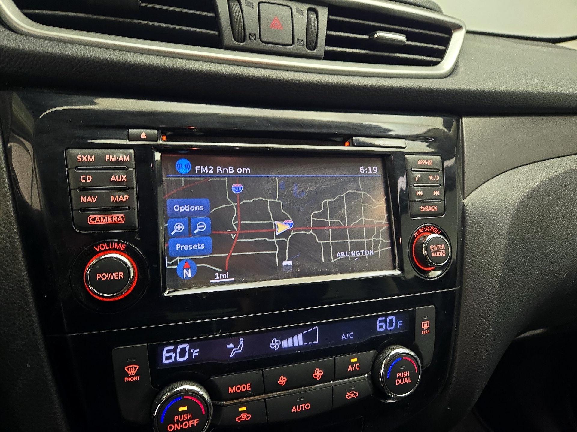 Thumbnail: 2016 Nissan Rogue - 14