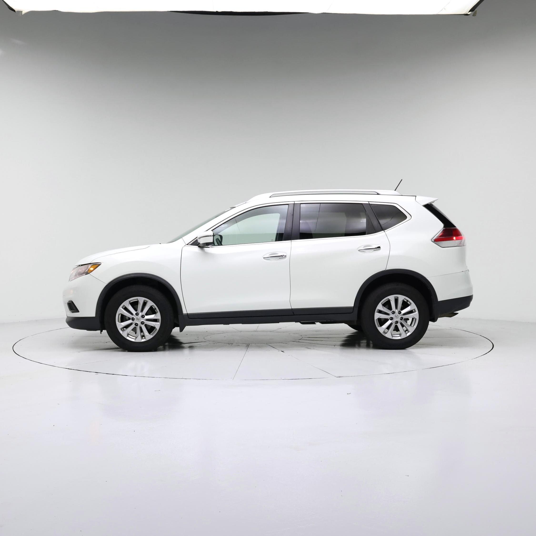 Thumbnail: 2016 Nissan Rogue - 3
