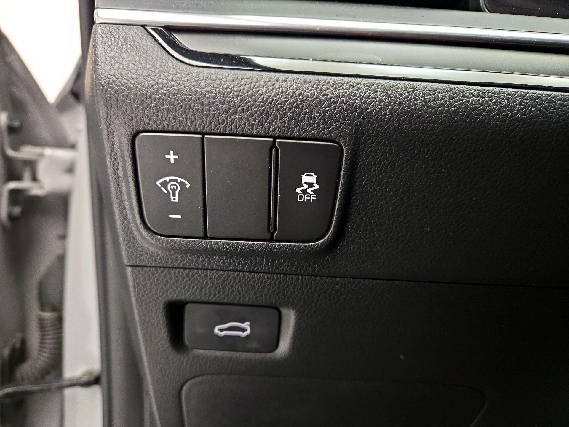 Thumbnail: 2025 Kia K5 - 13