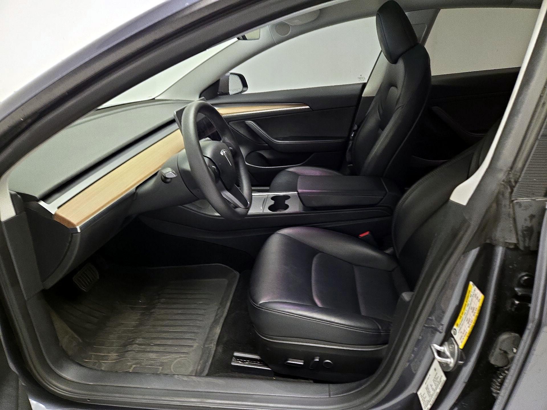 Thumbnail: 2023 Tesla Model 3 - 11