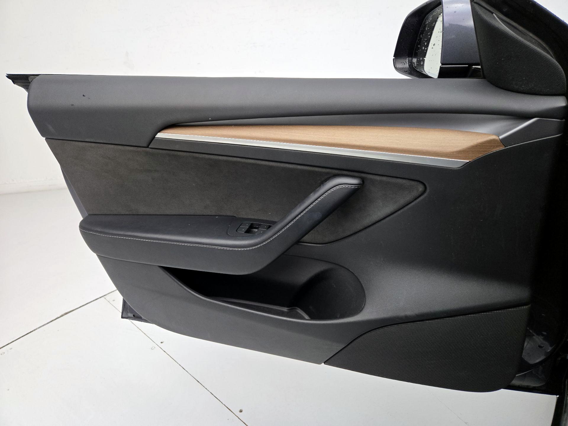 Thumbnail: 2023 Tesla Model 3 - 12