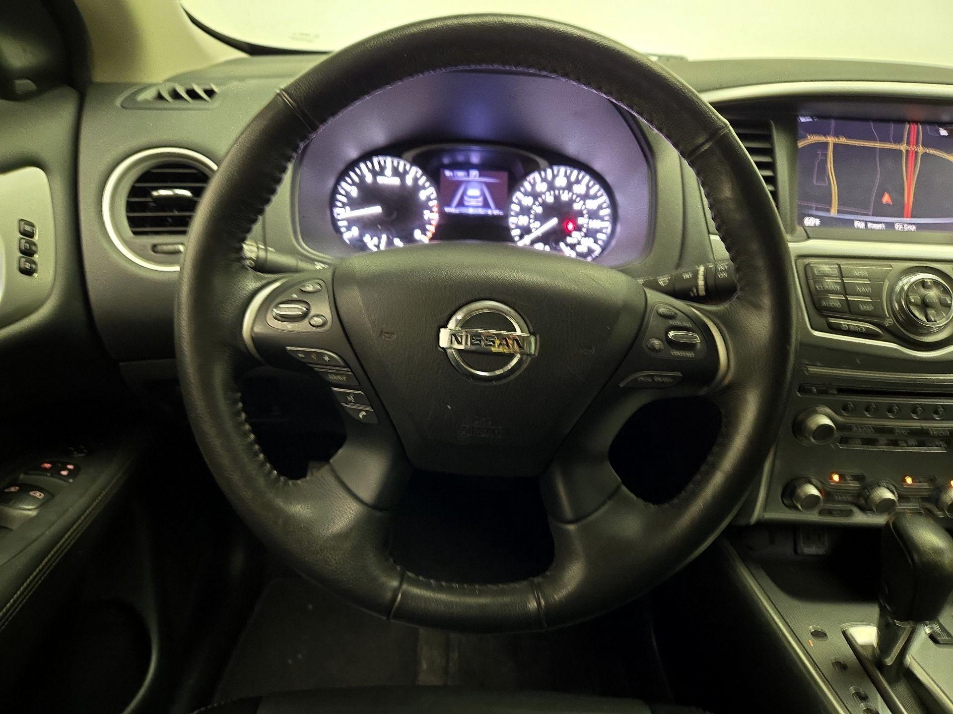 Thumbnail: 2020 Nissan Pathfinder - 10