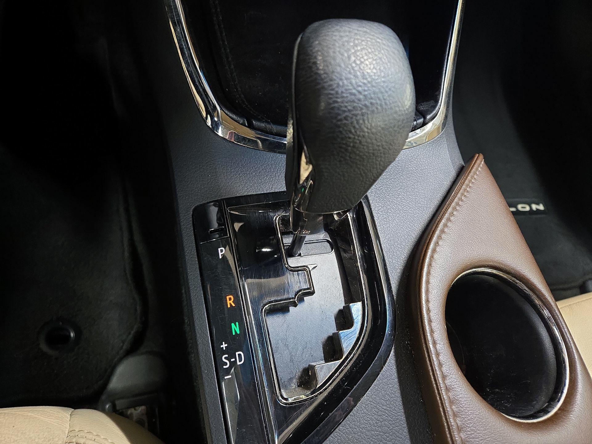 Thumbnail: 2016 Toyota Avalon - 16