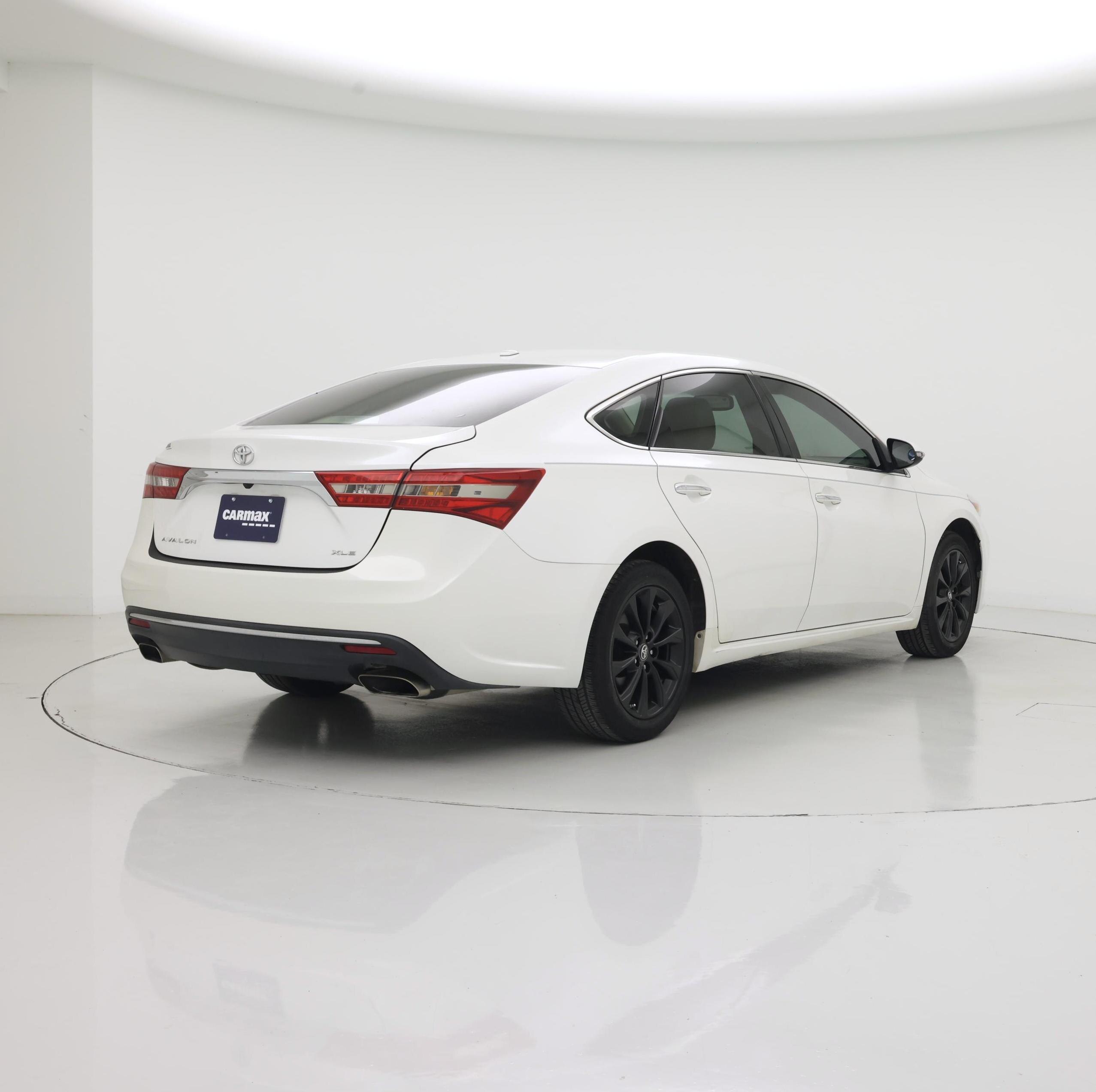 Thumbnail: 2016 Toyota Avalon - 8