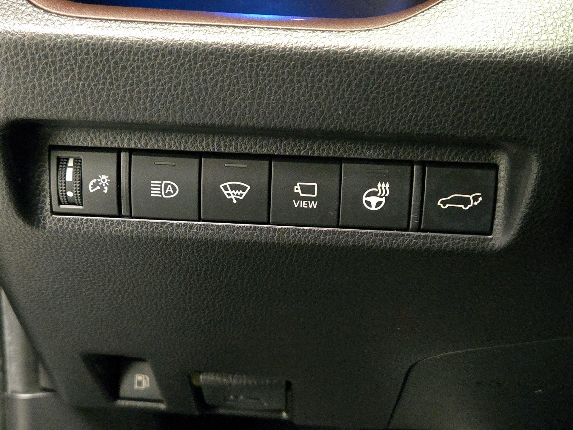 Thumbnail: 2020 Toyota RAV4 - 13