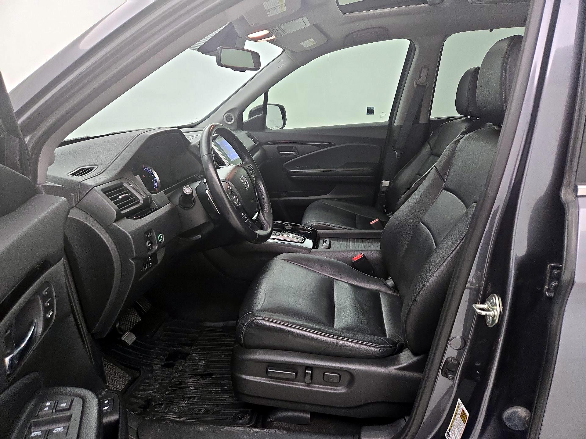 Thumbnail: 2017 Honda Pilot - 11