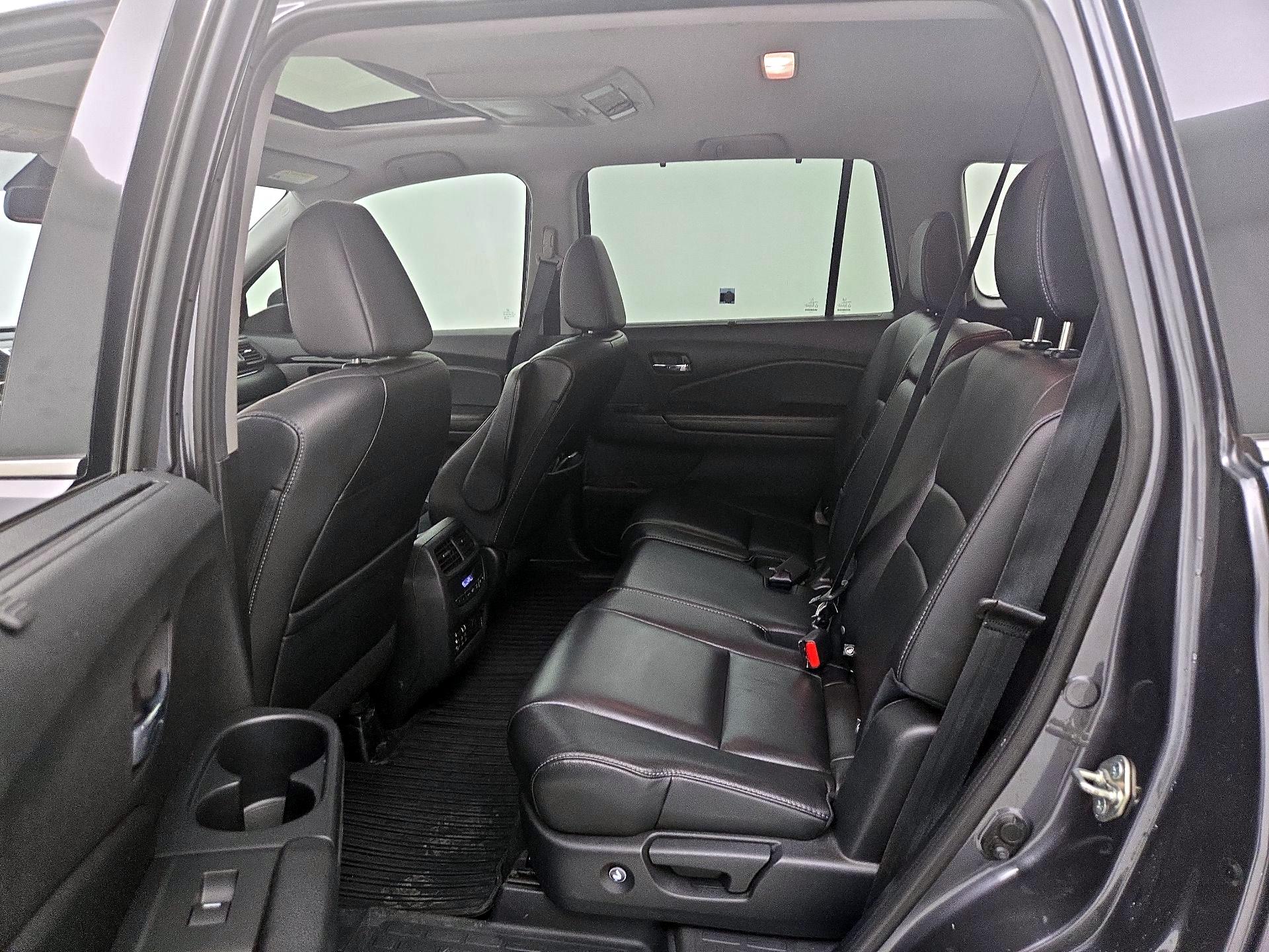 Thumbnail: 2017 Honda Pilot - 20