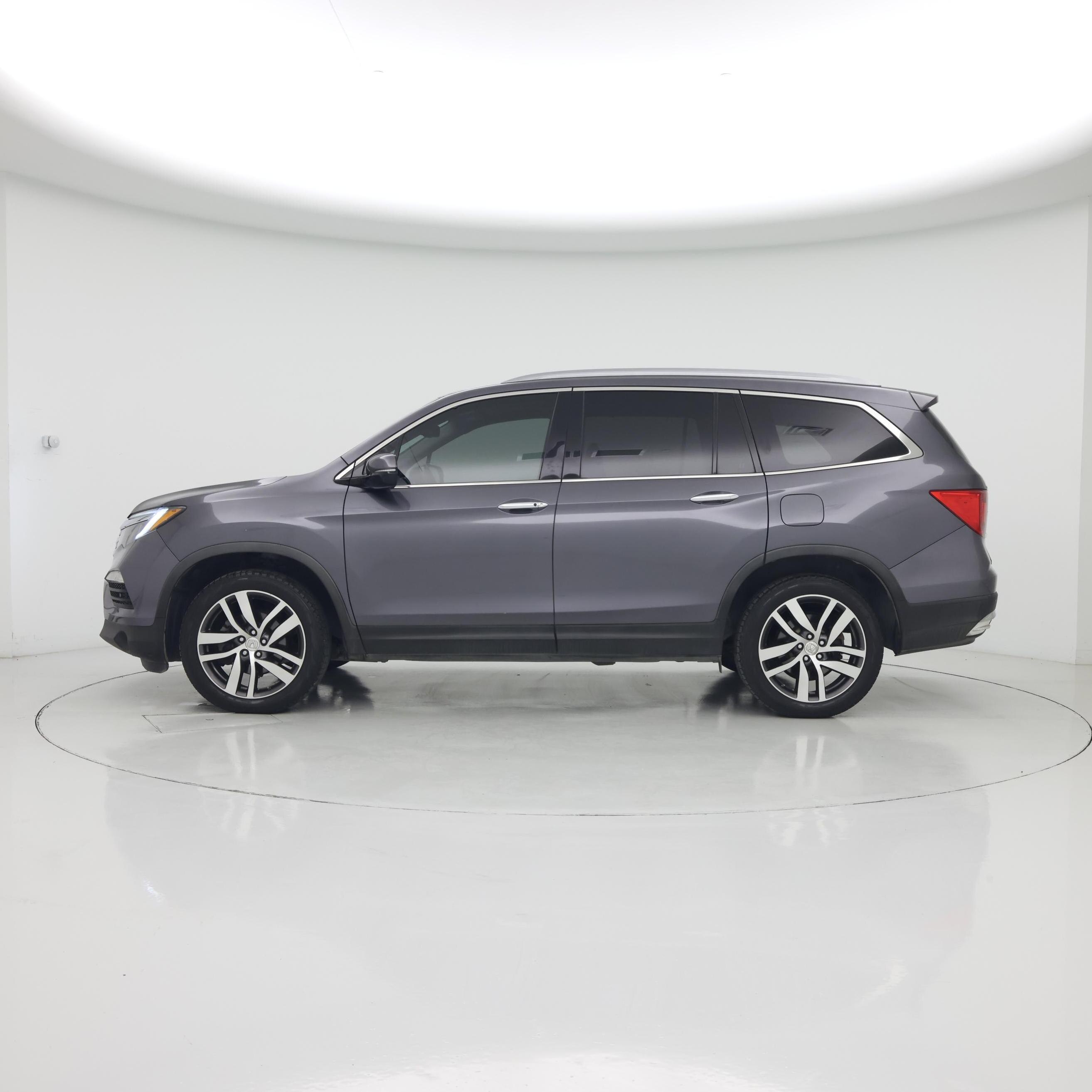 Thumbnail: 2017 Honda Pilot - 3