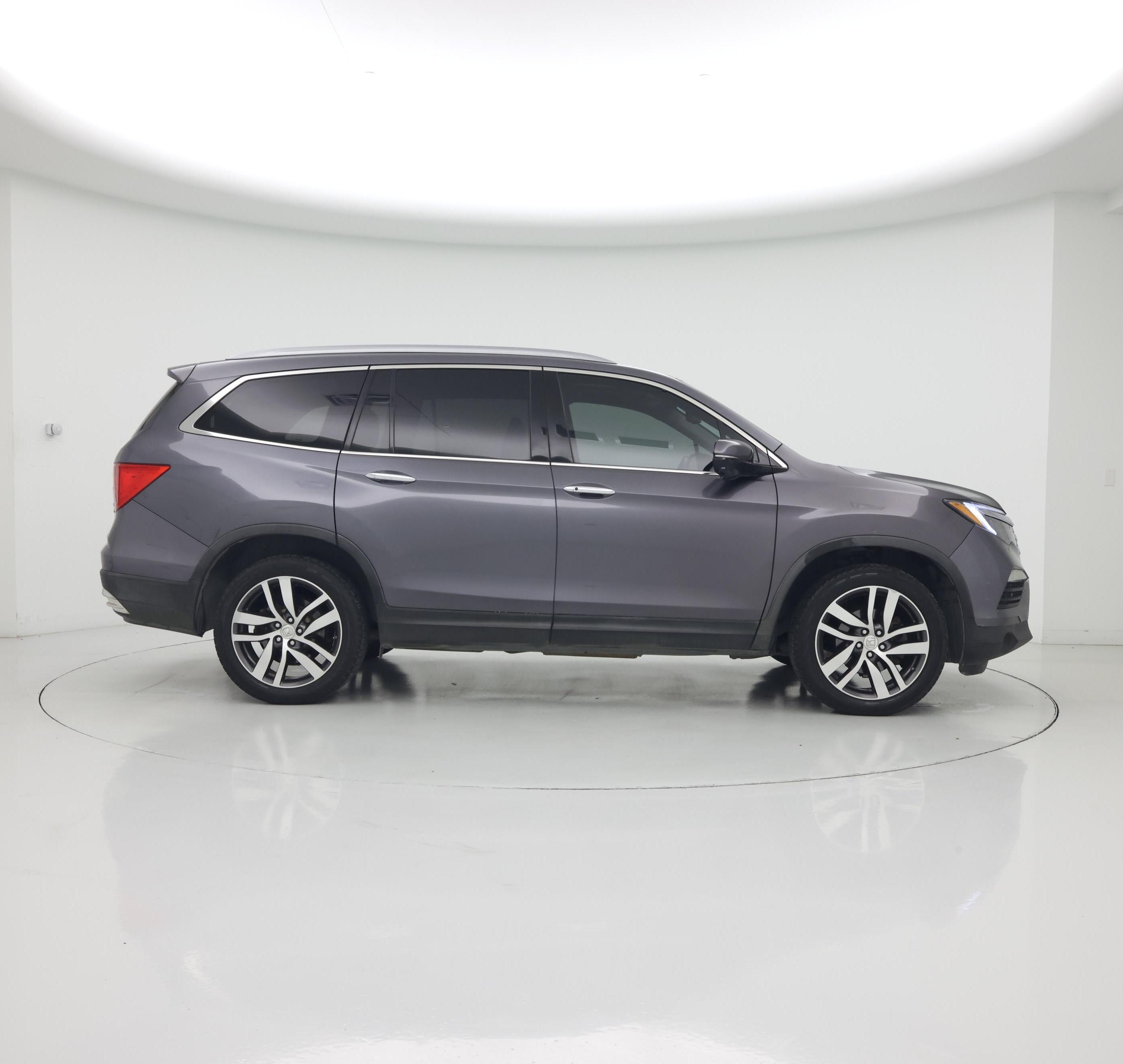 Thumbnail: 2017 Honda Pilot - 7