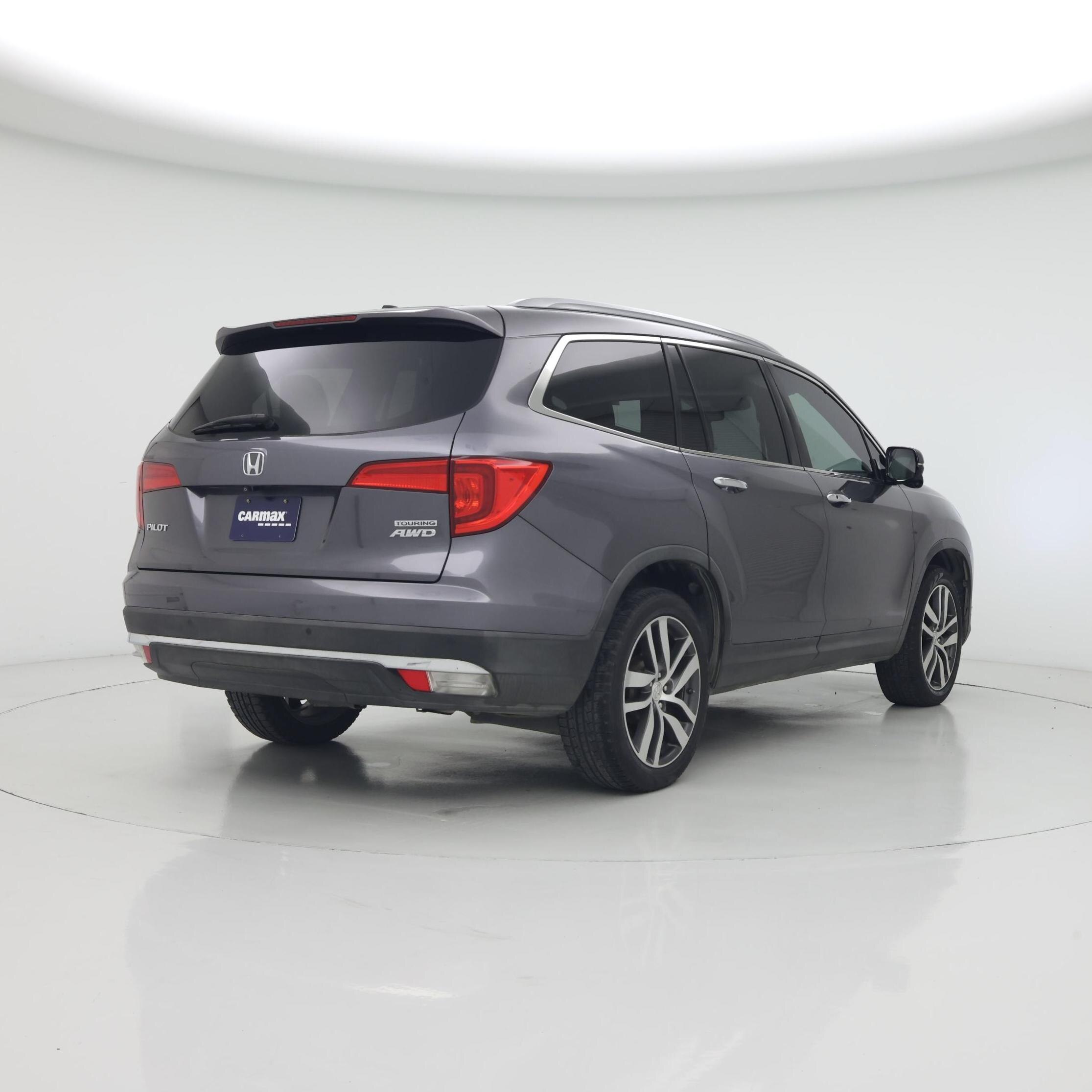 Thumbnail: 2017 Honda Pilot - 8