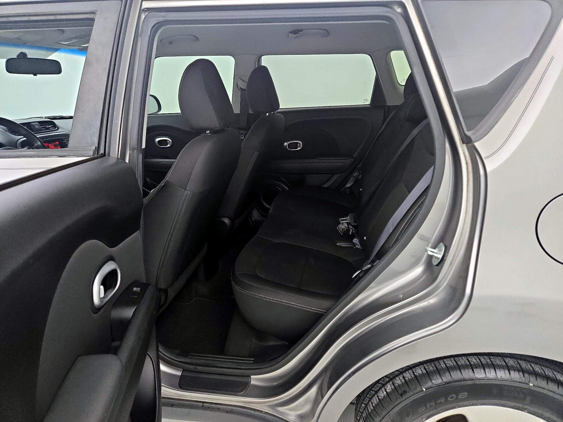 Thumbnail: 2015 Kia Soul - 18