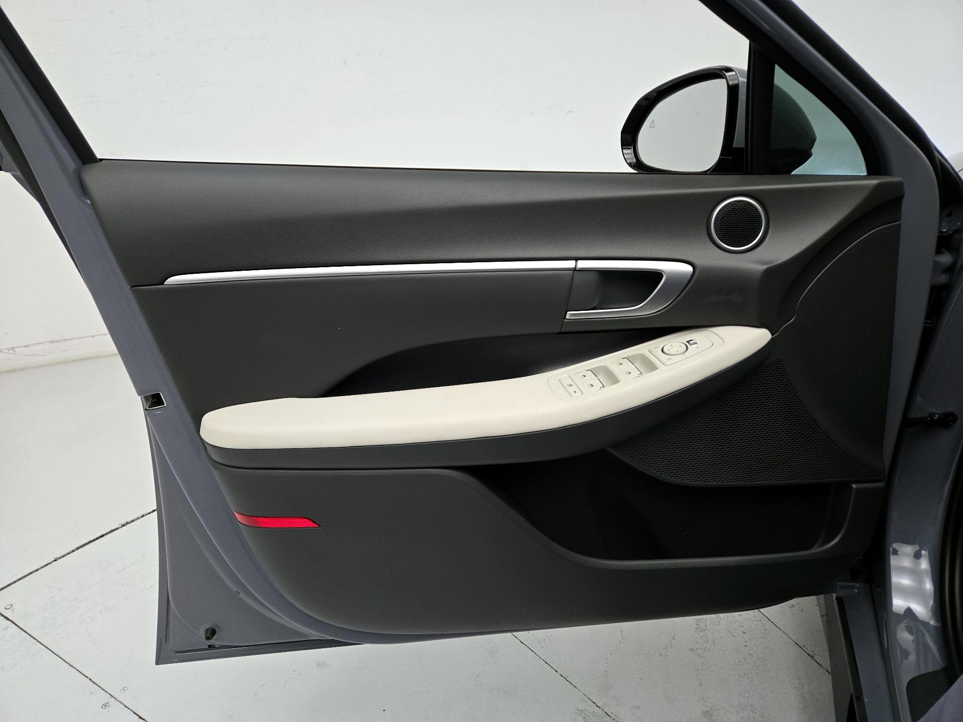 Thumbnail: 2025 Hyundai Sonata - 12