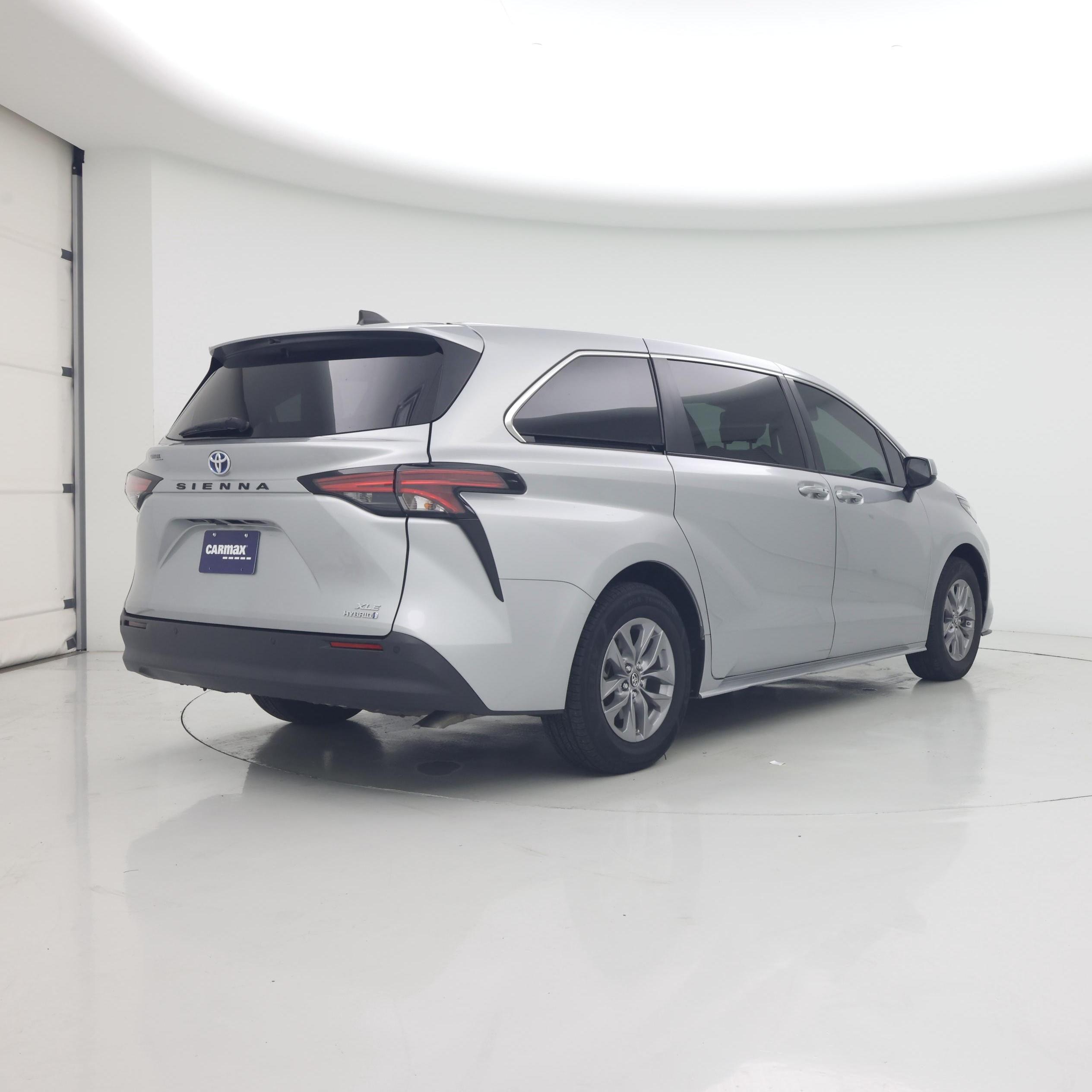 Thumbnail: 2022 Toyota Sienna - 8
