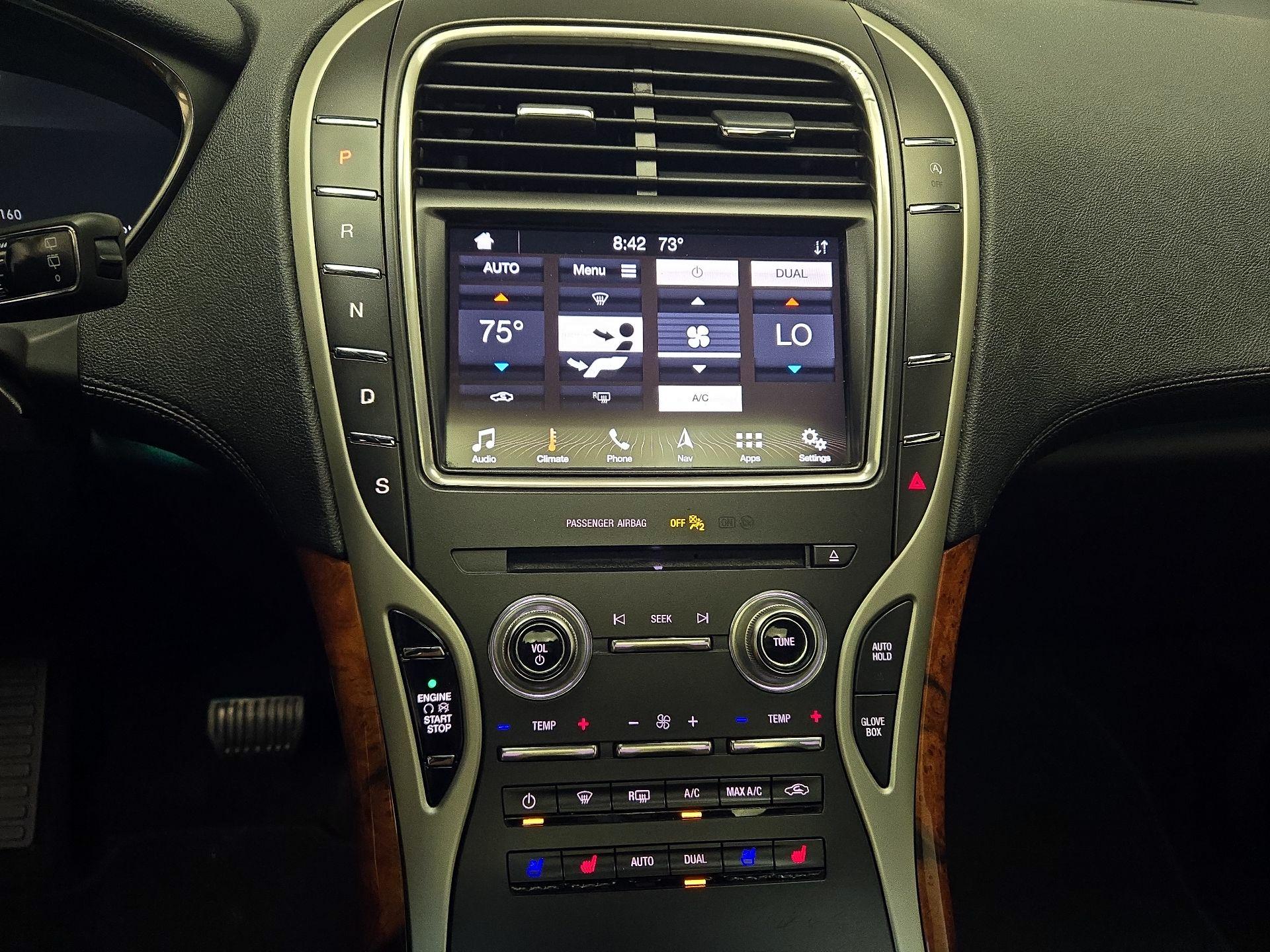 Thumbnail: 2019 Lincoln Nautilus - 17