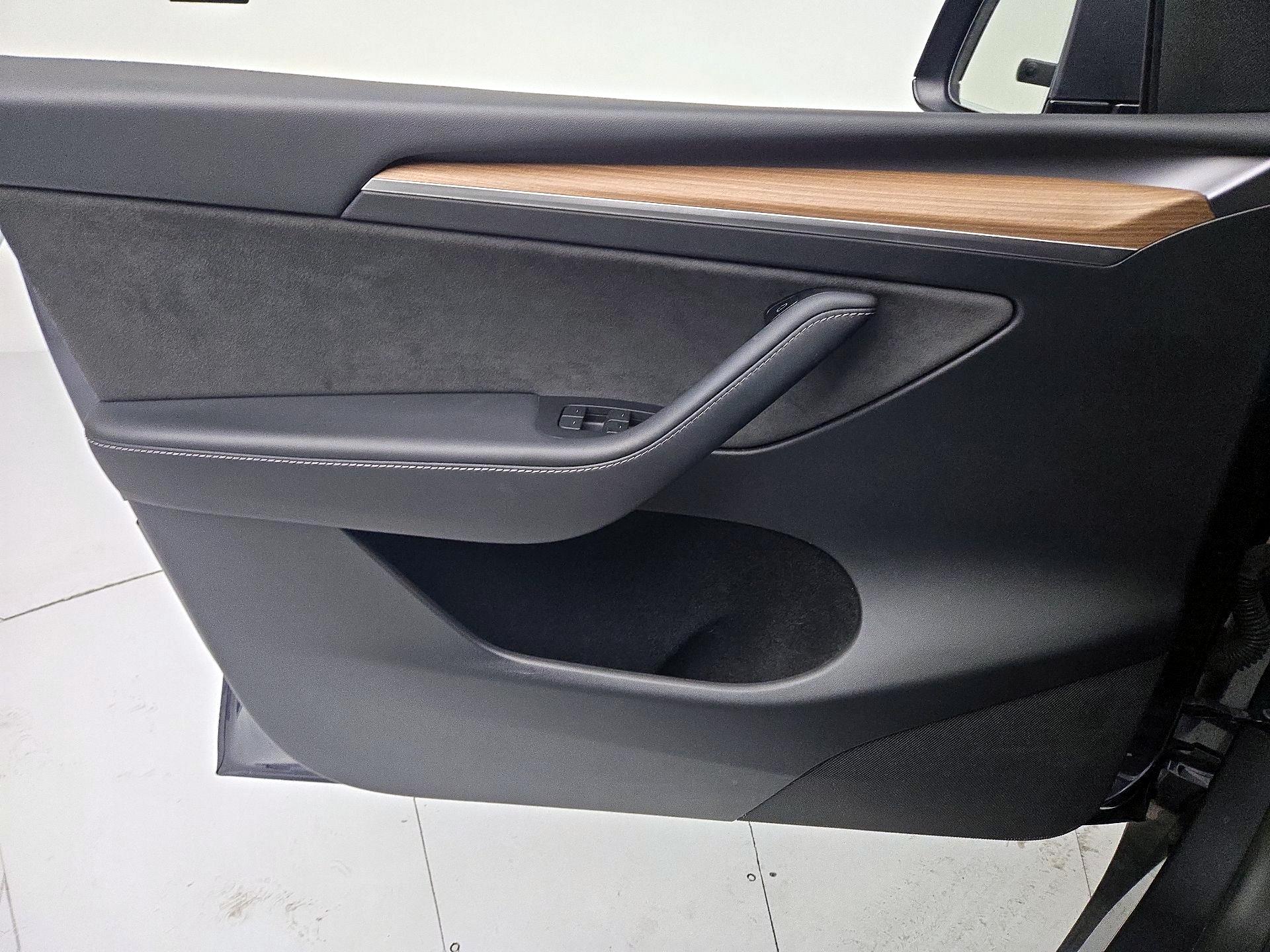 Thumbnail: 2023 Tesla Model Y - 12