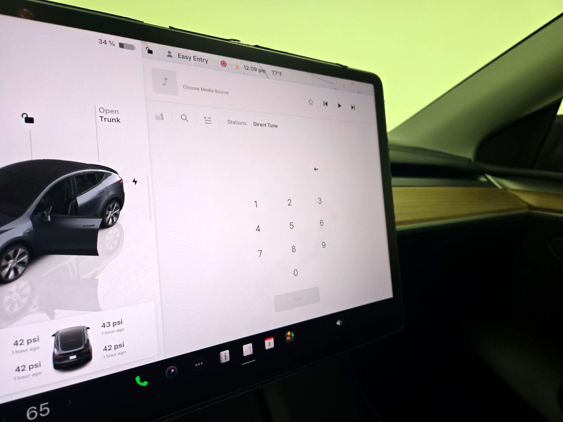 Thumbnail: 2023 Tesla Model Y - 15