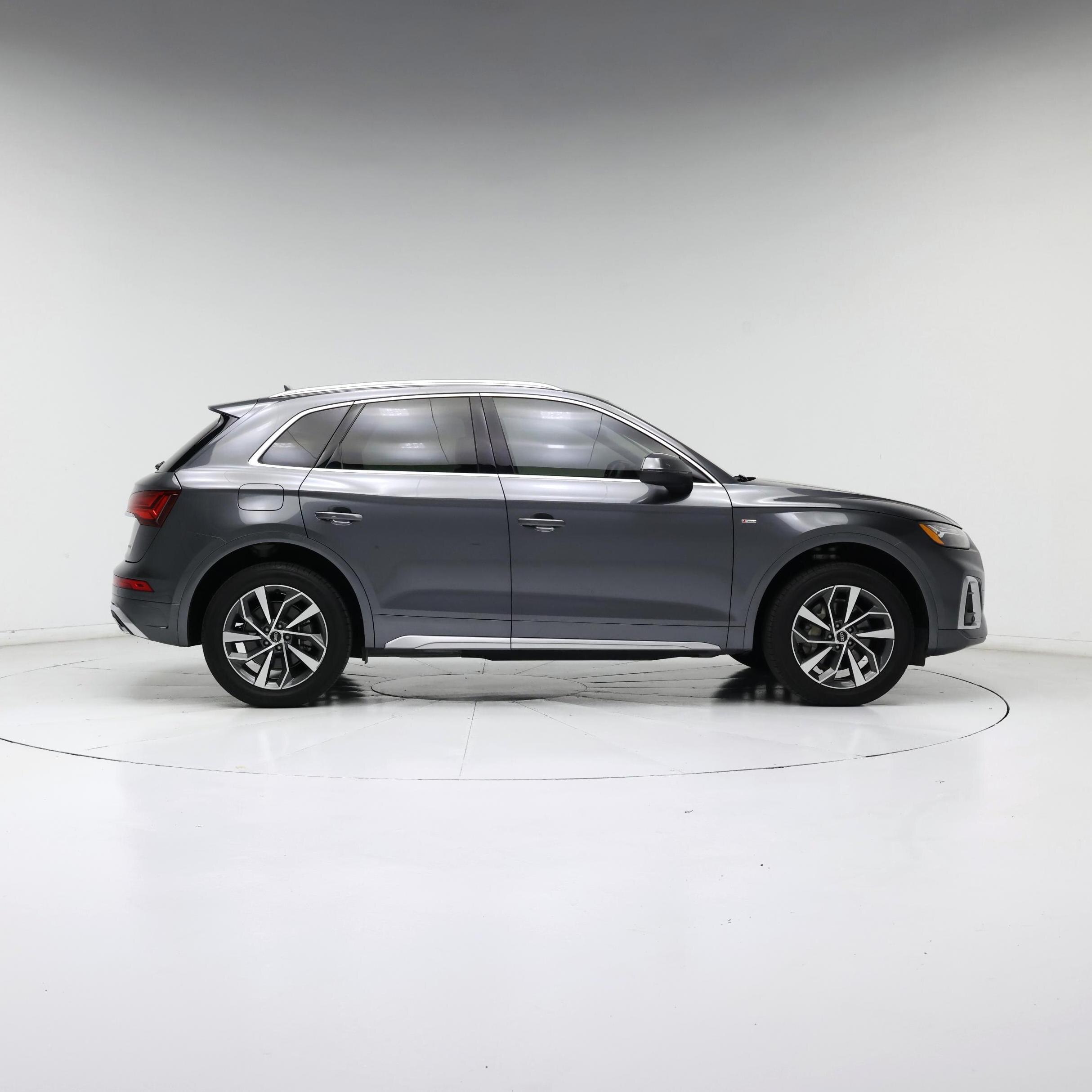 Thumbnail: 2023 Audi Q5 - 7