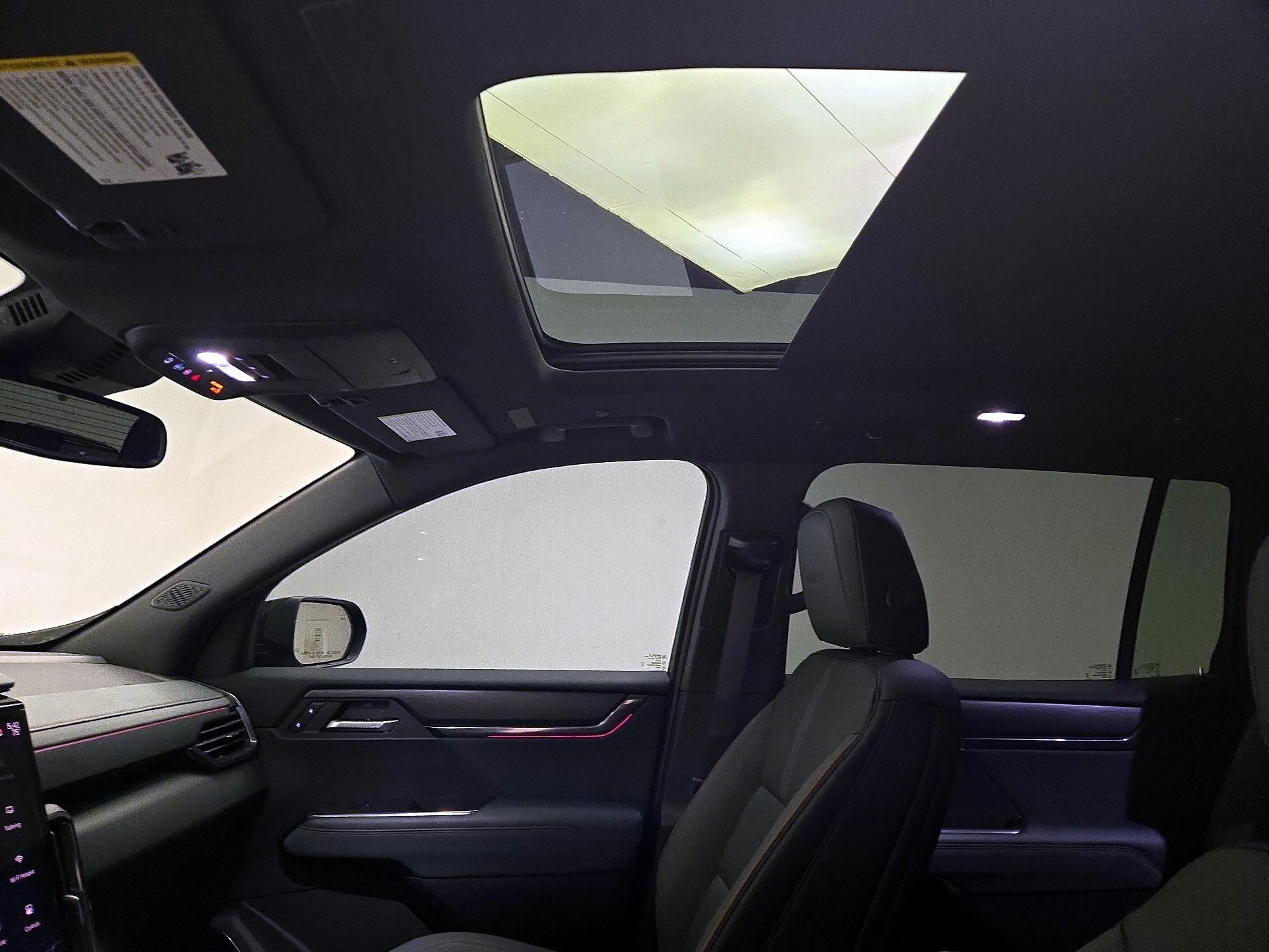 Thumbnail: 2024 GMC Acadia - 18