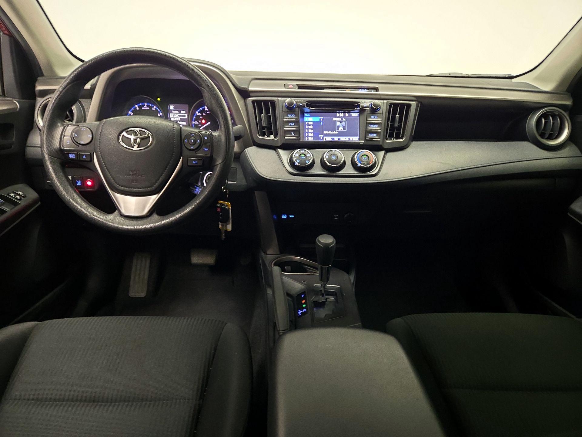 Thumbnail: 2018 Toyota RAV4 - 9