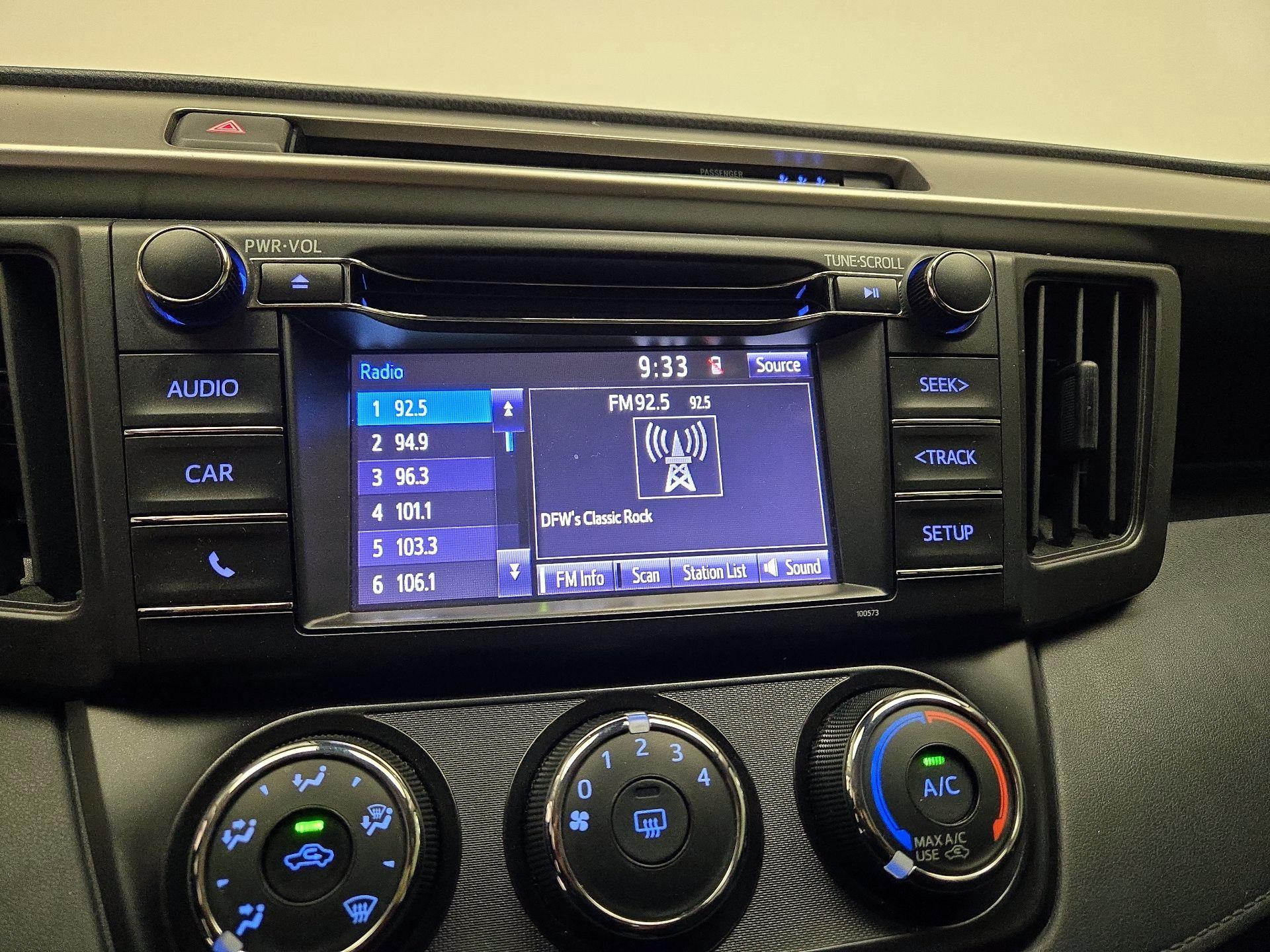 Thumbnail: 2018 Toyota RAV4 - 14