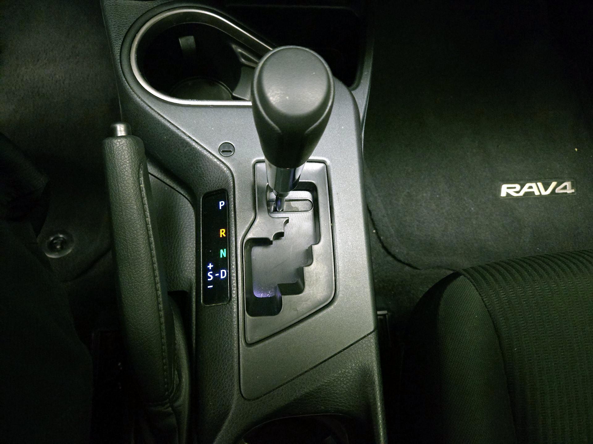 Thumbnail: 2018 Toyota RAV4 - 16