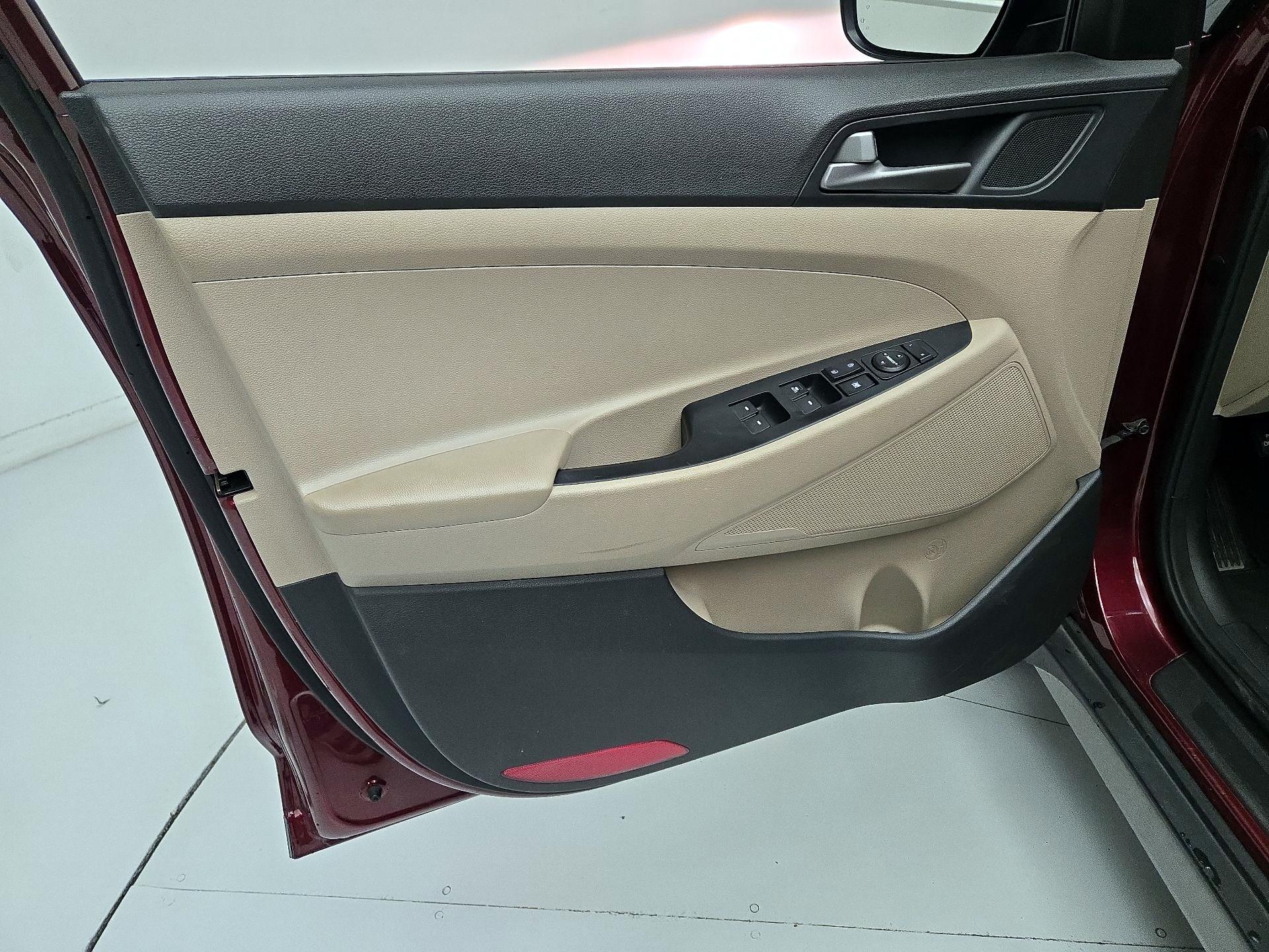 Thumbnail: 2018 Hyundai Tucson - 12