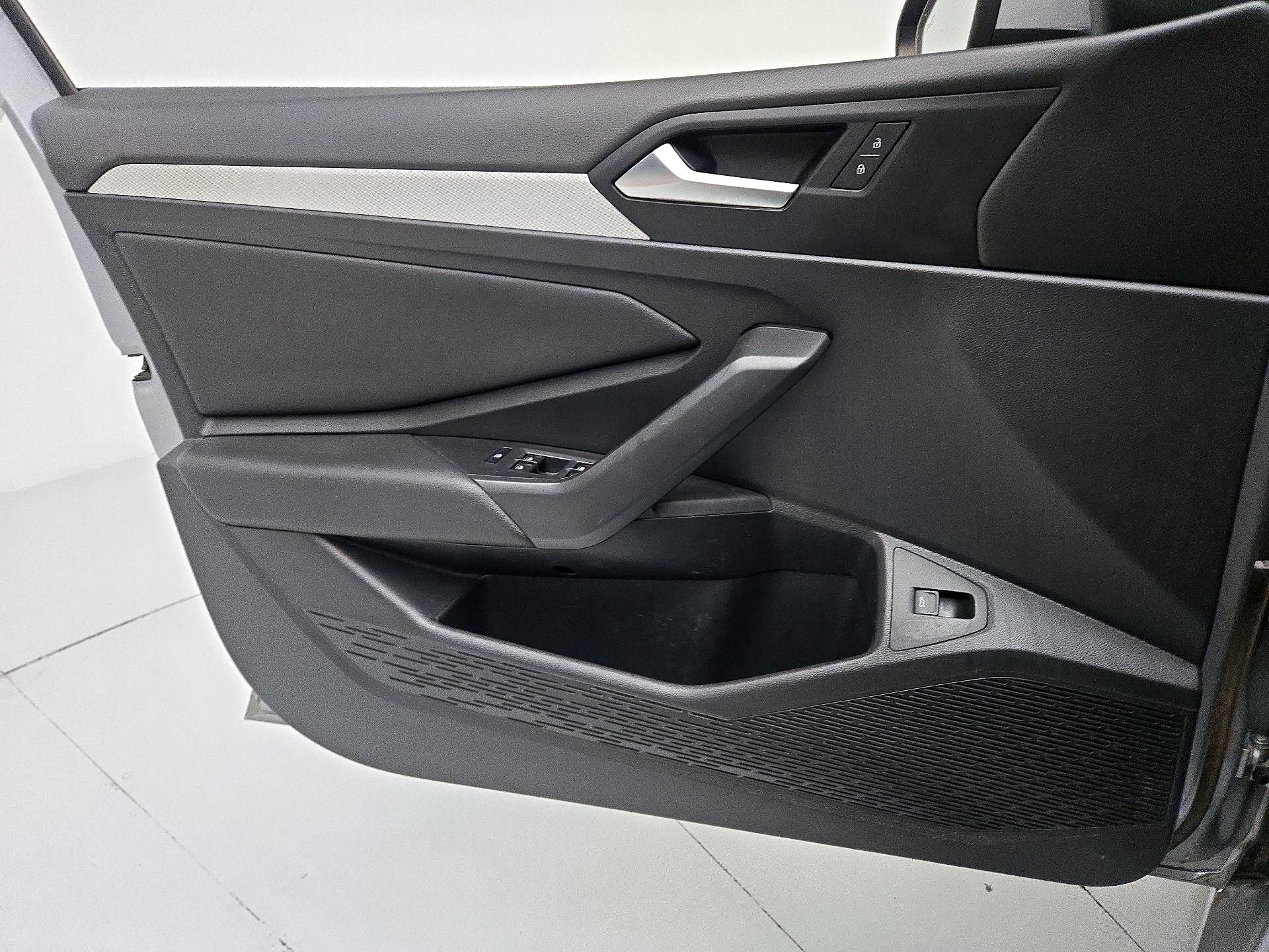 Thumbnail: 2019 Volkswagen Jetta - 12