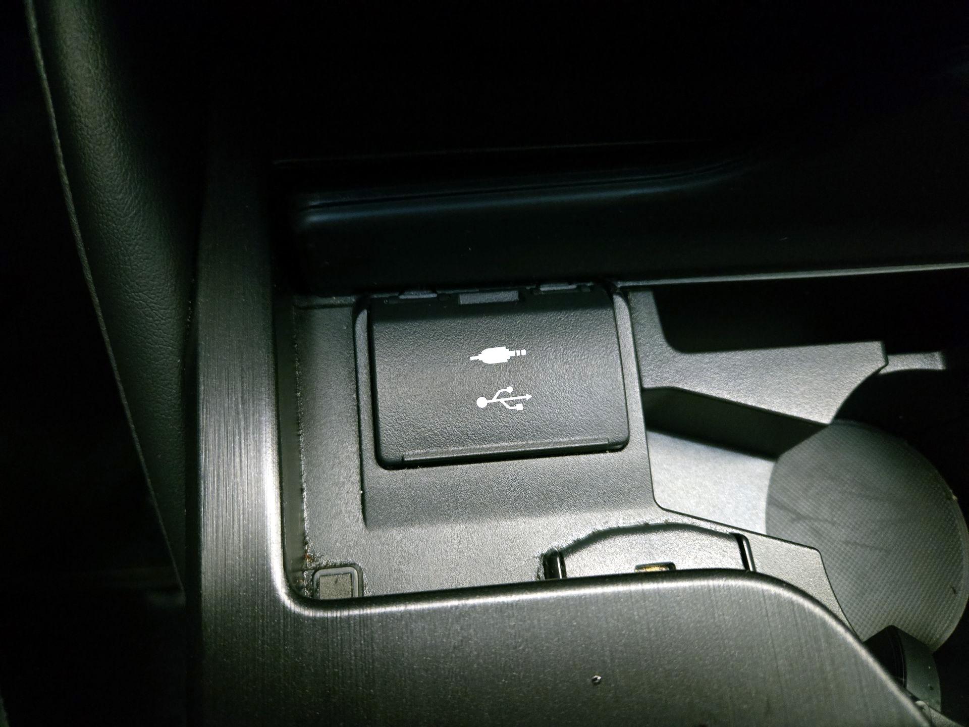 Thumbnail: 2022 Lexus ES - 18