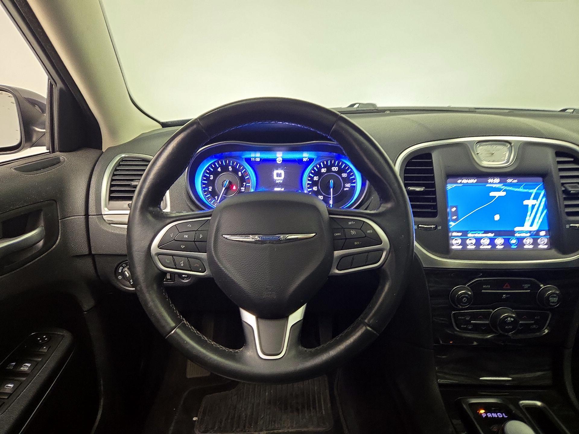 Thumbnail: 2018 Chrysler 300 - 10