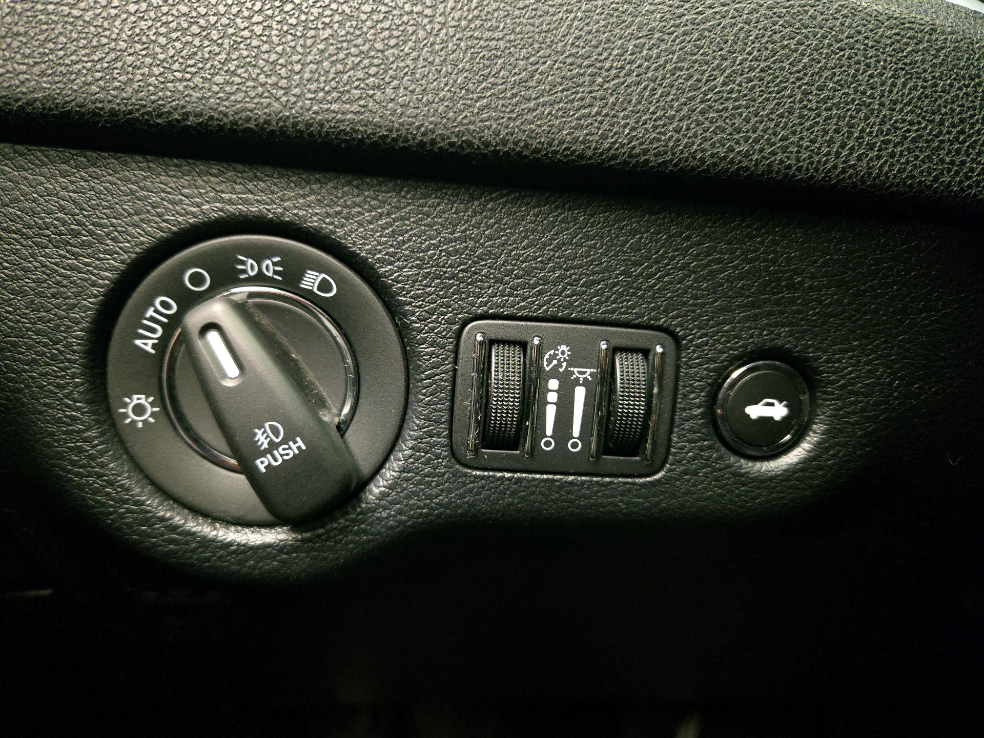 Thumbnail: 2018 Chrysler 300 - 13