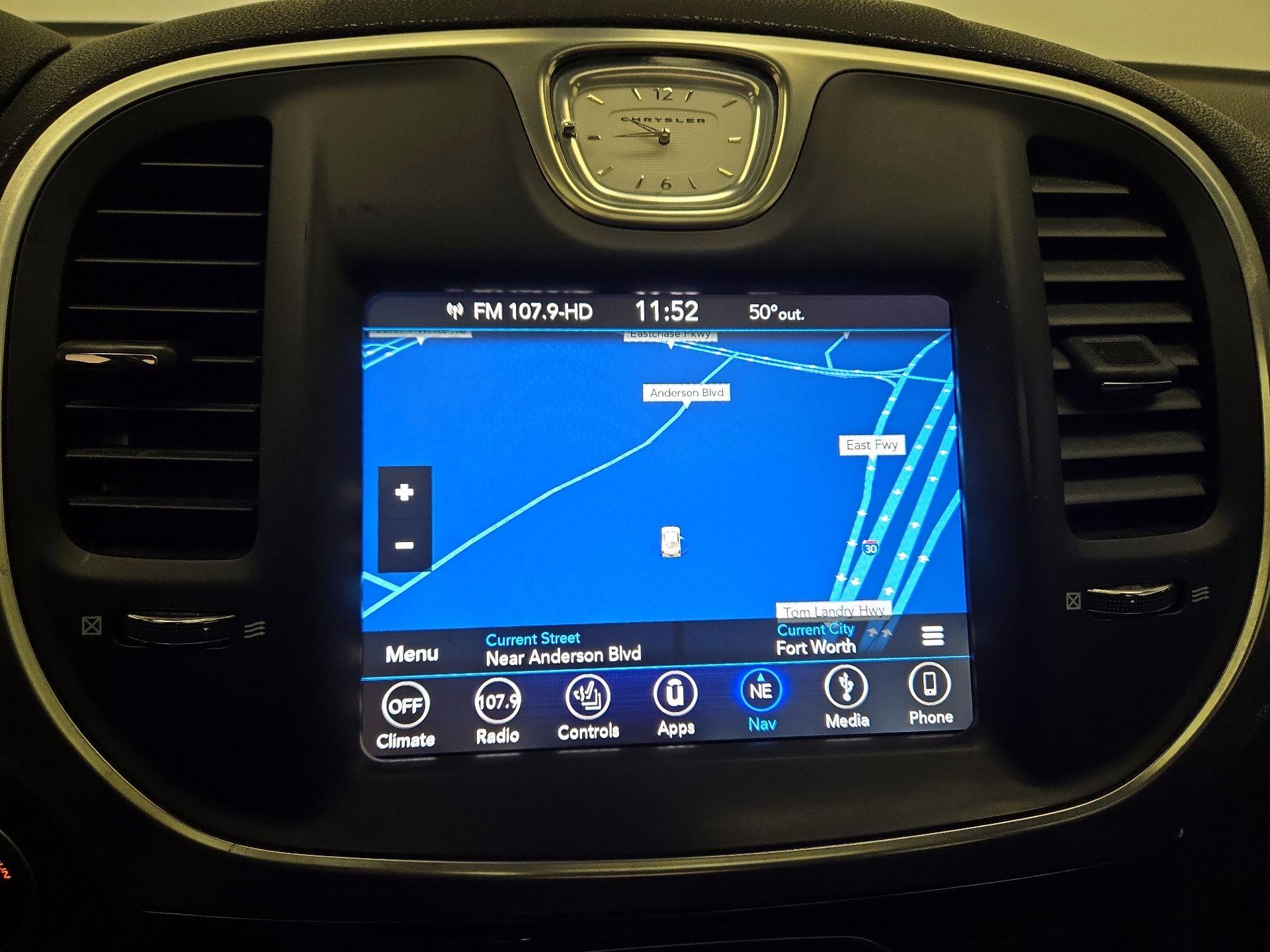 Thumbnail: 2018 Chrysler 300 - 14