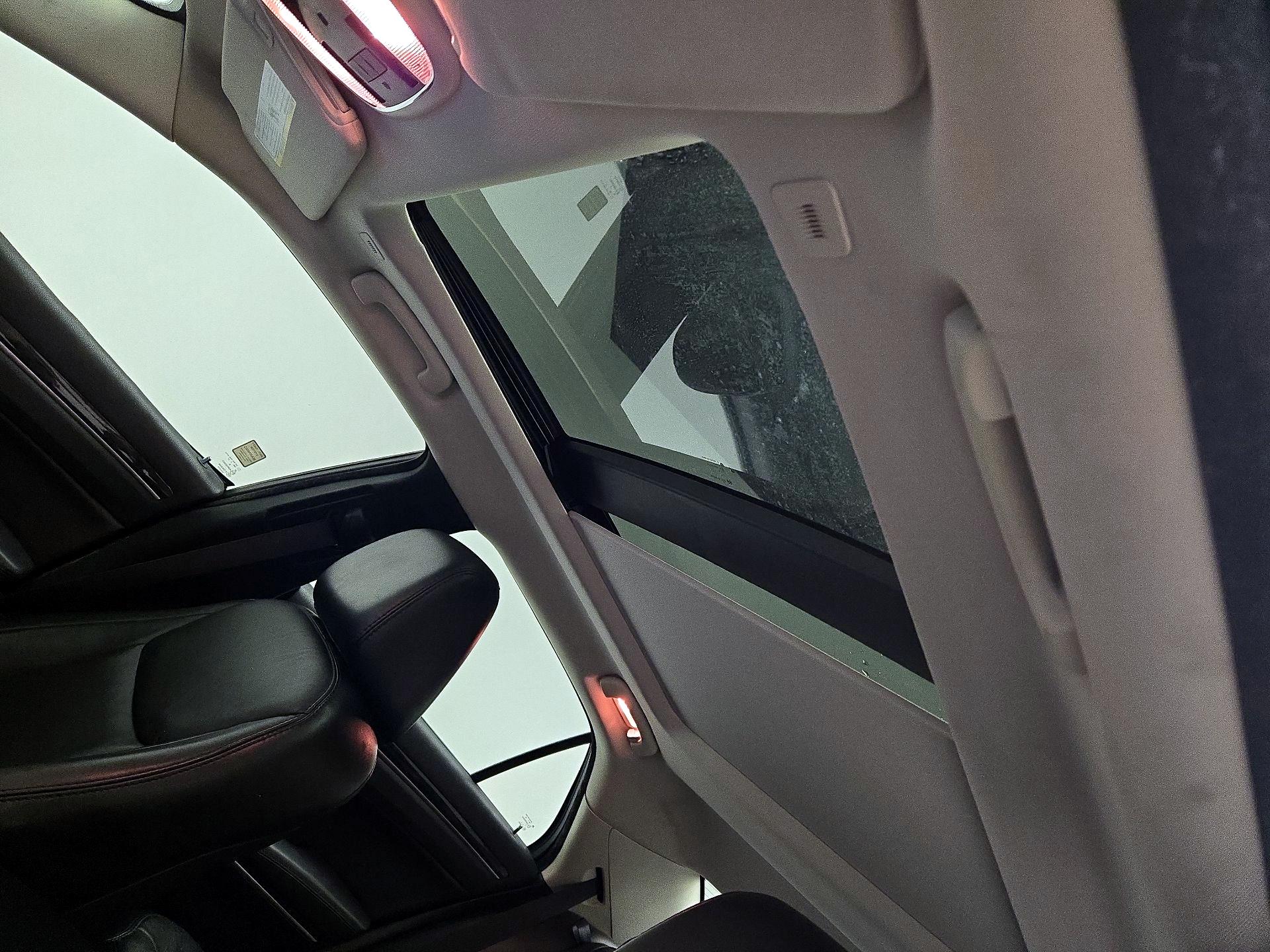 Thumbnail: 2018 Chrysler 300 - 20