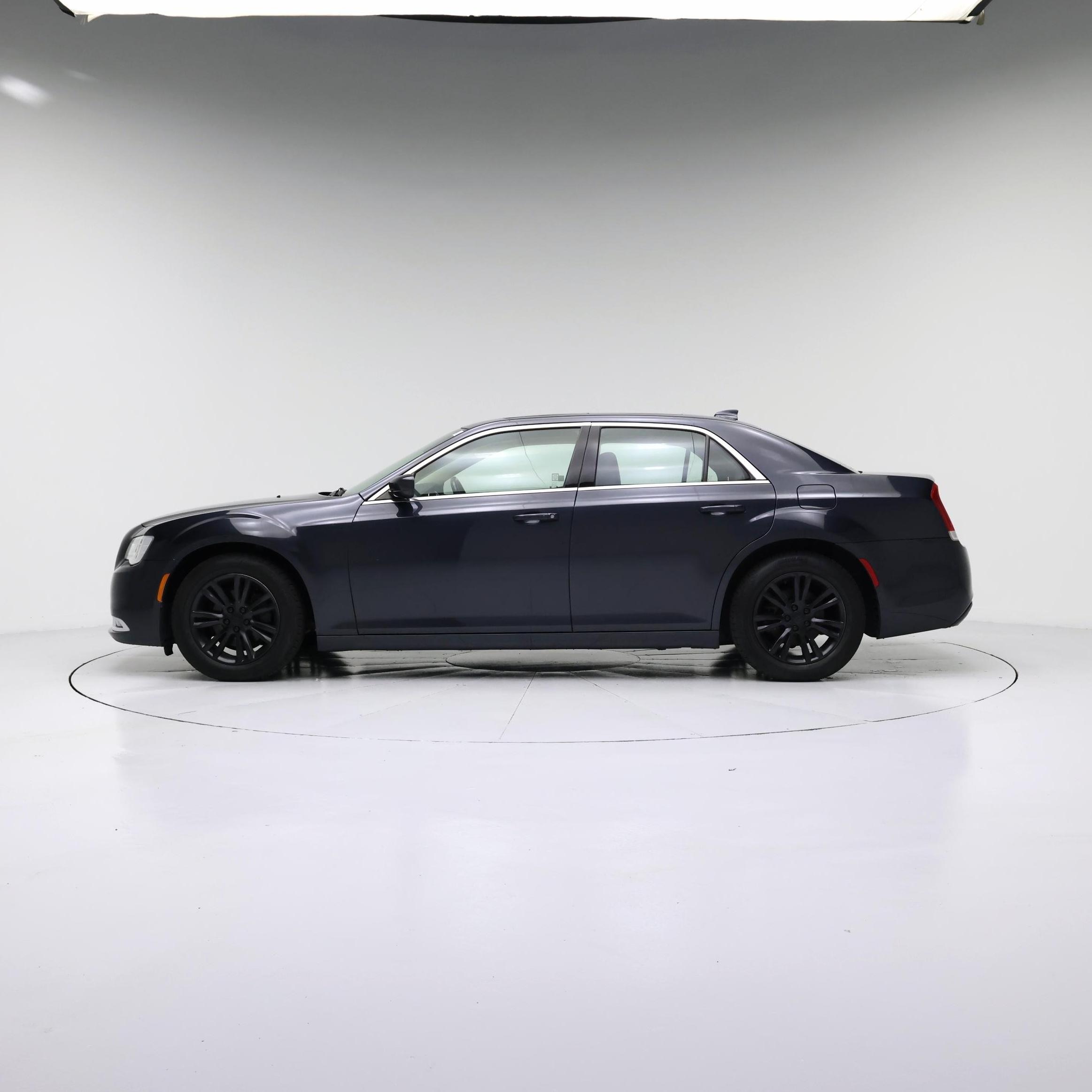 Thumbnail: 2018 Chrysler 300 - 3