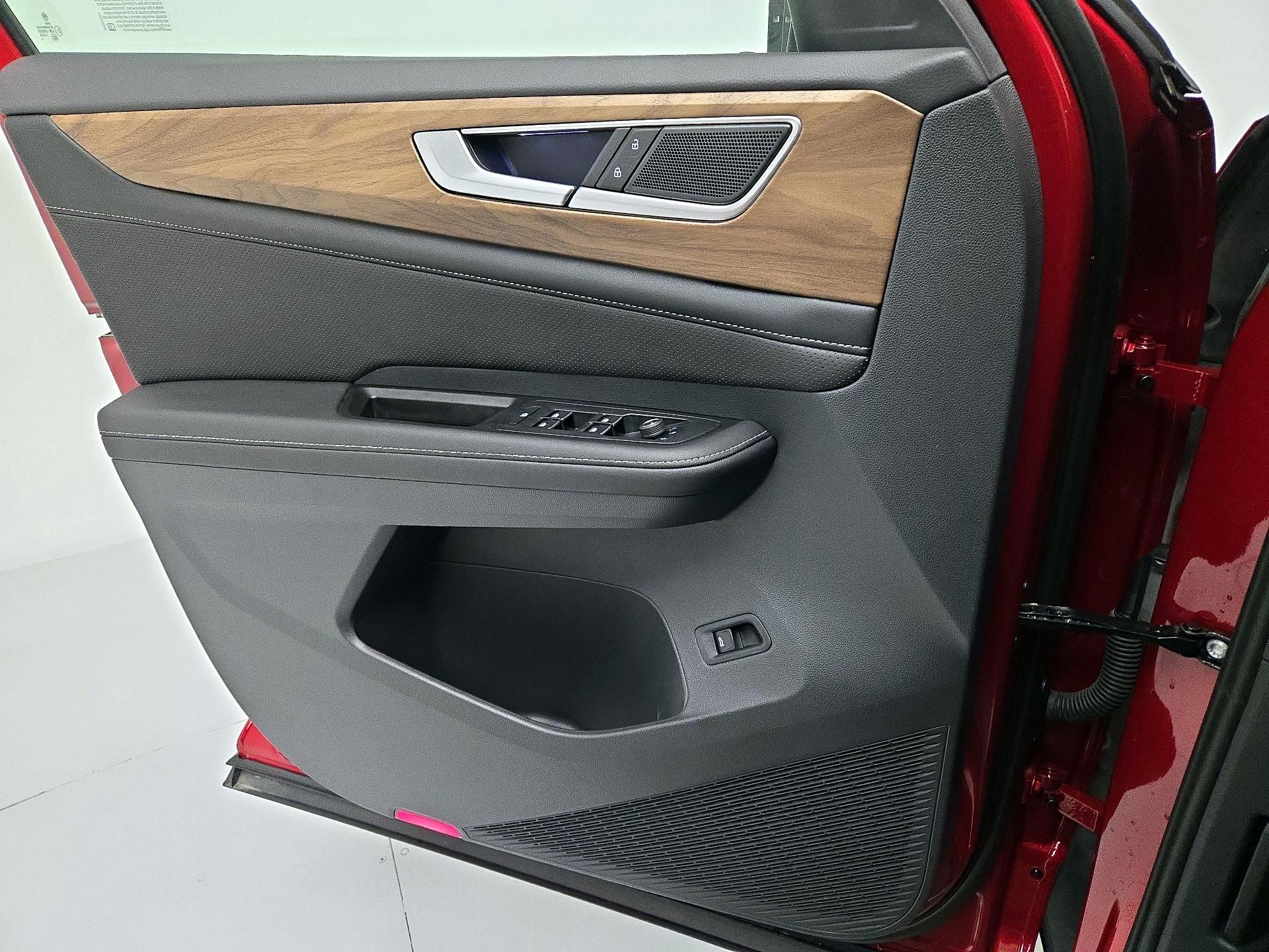 Thumbnail: 2024 Volkswagen Atlas - 12