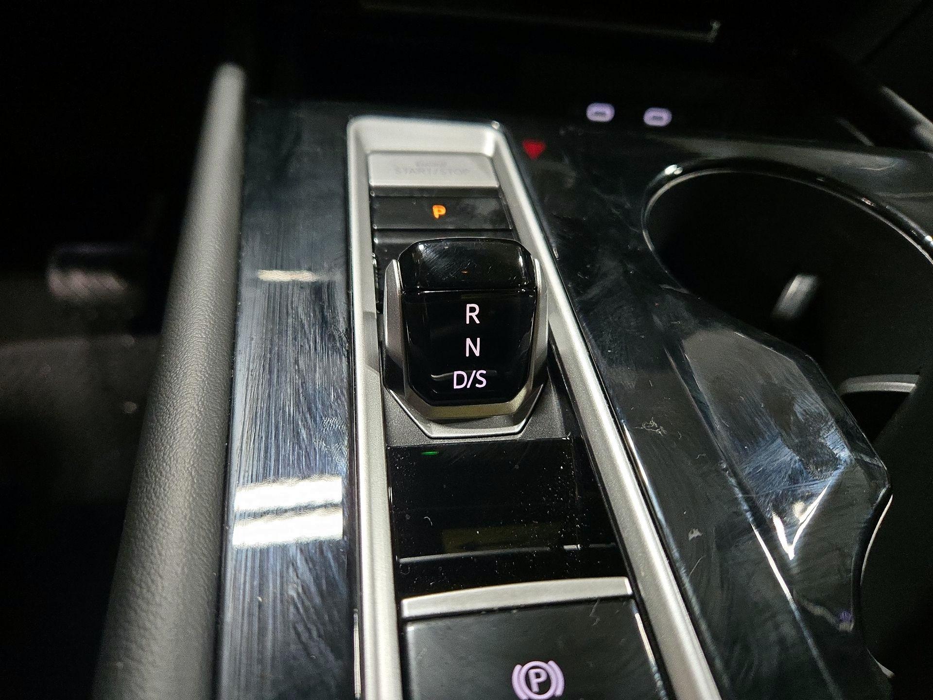 Thumbnail: 2024 Volkswagen Atlas - 16