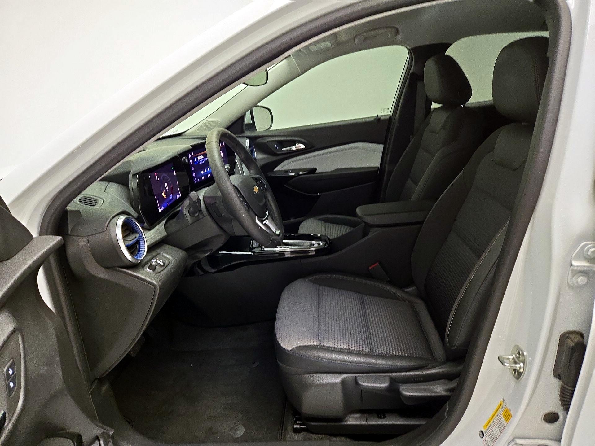 Thumbnail: 2025 Chevrolet Trax - 11