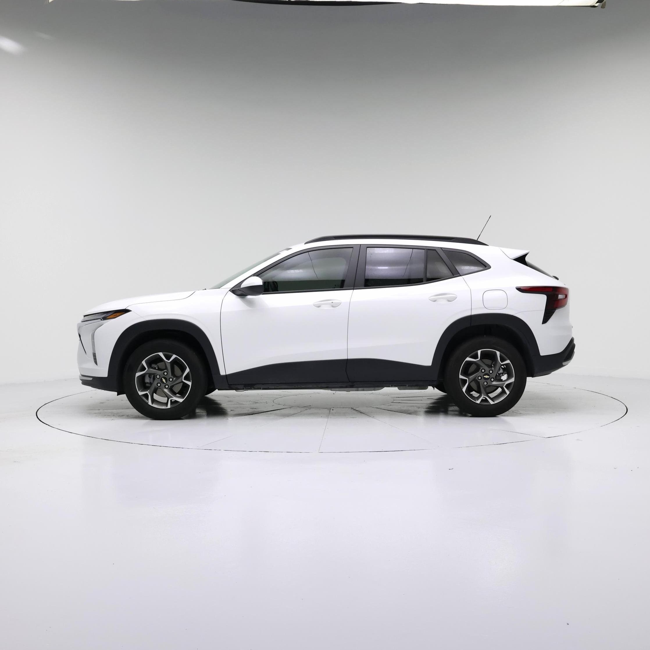 Thumbnail: 2025 Chevrolet Trax - 3