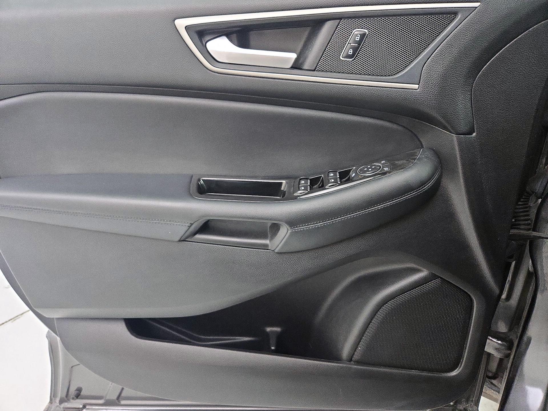 Thumbnail: 2018 Ford Edge - 12