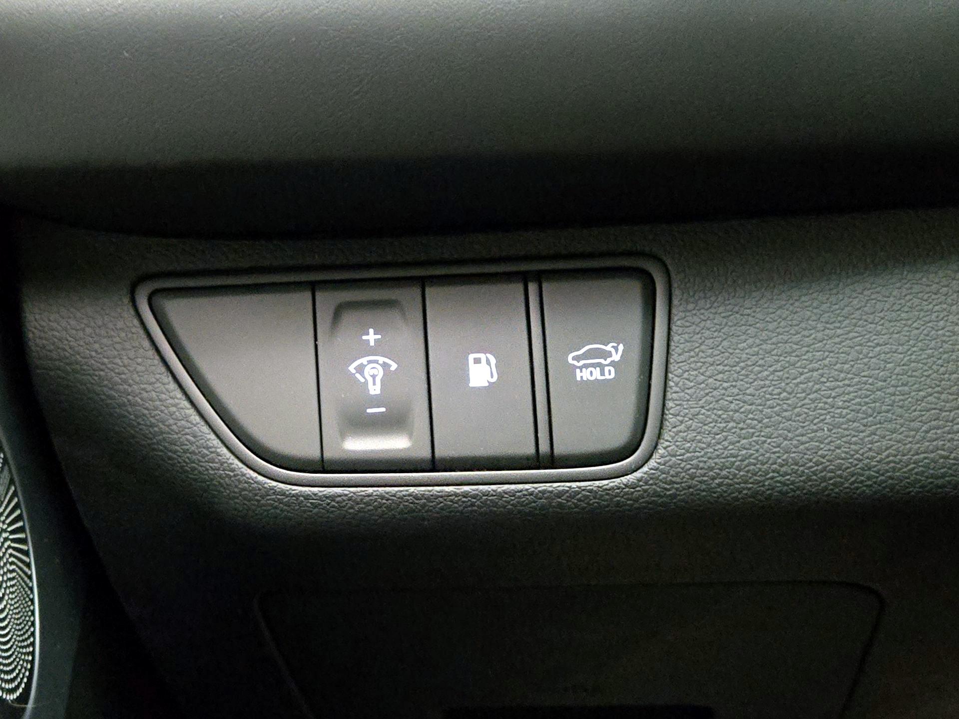 Thumbnail: 2023 Genesis G70 - 13