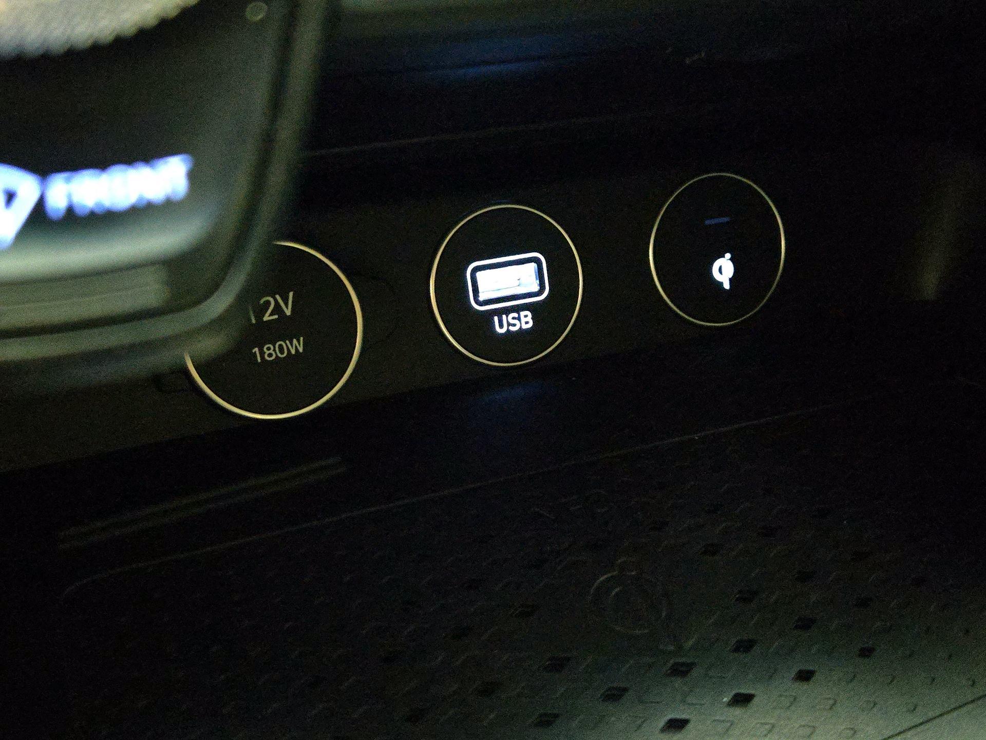 Thumbnail: 2023 Genesis G70 - 19