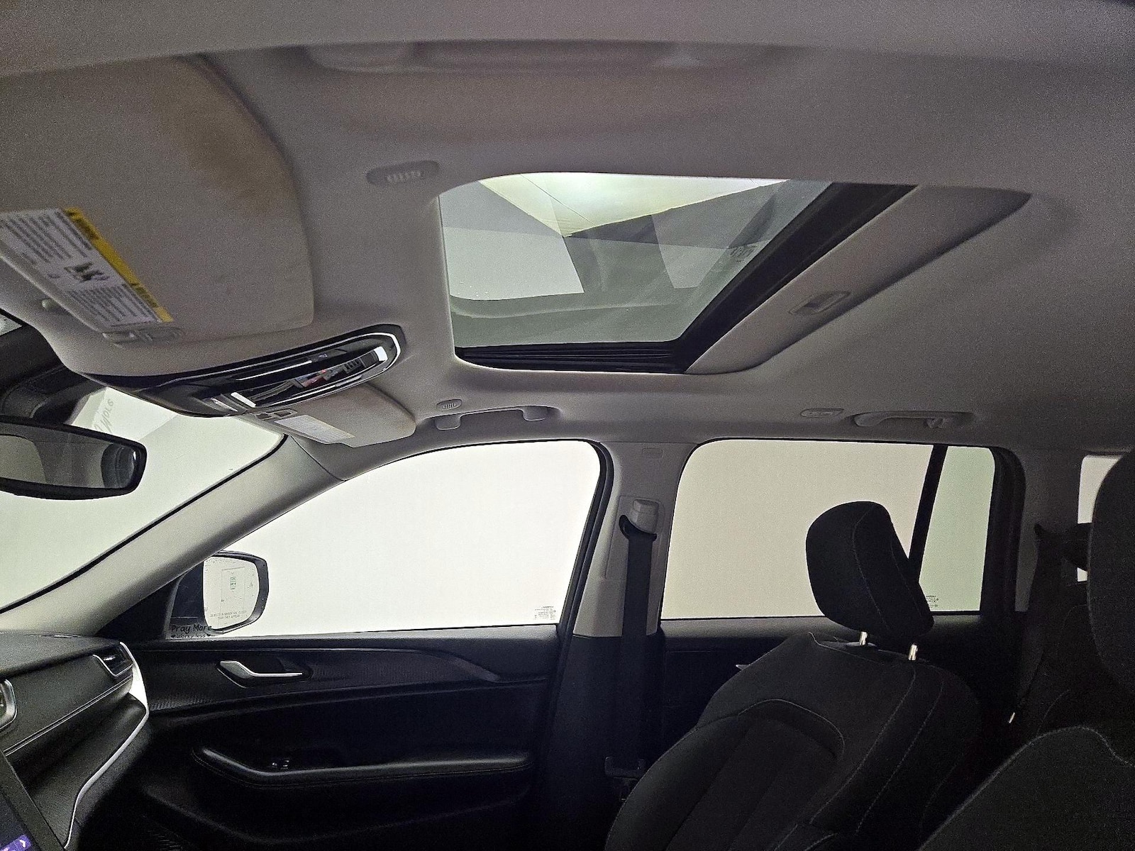 Sunroof(s) & Overhead Airbags