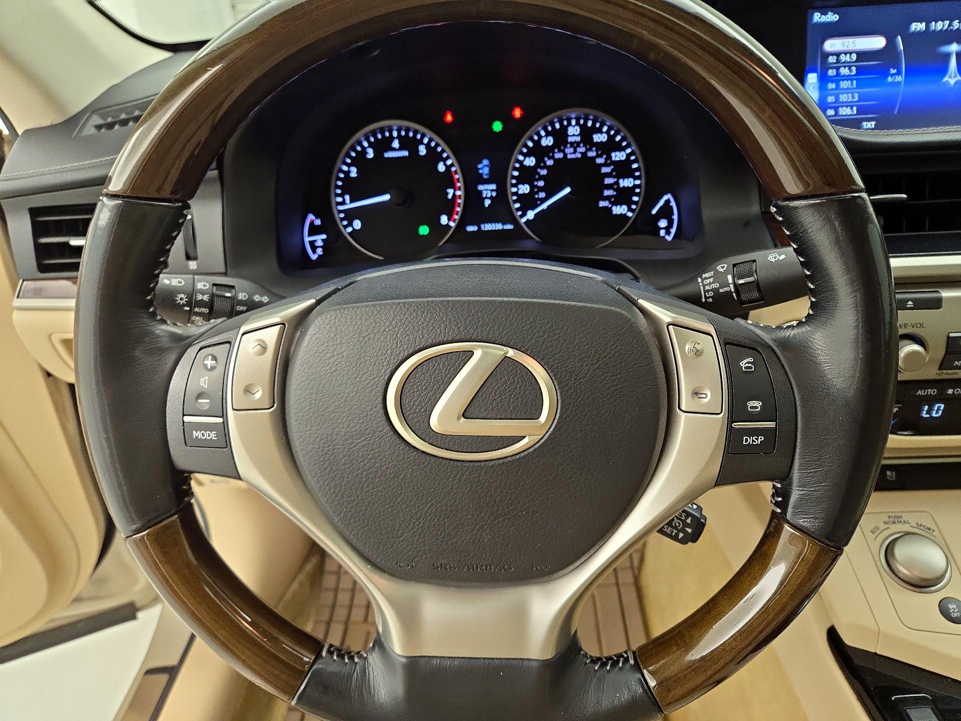 Thumbnail: 2015 Lexus ES - 10