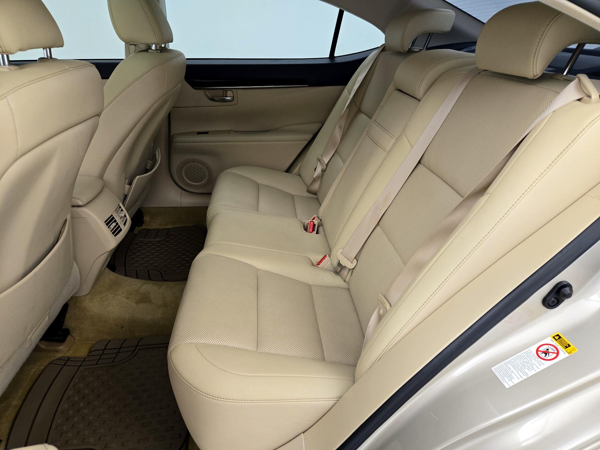Thumbnail: 2015 Lexus ES - 20